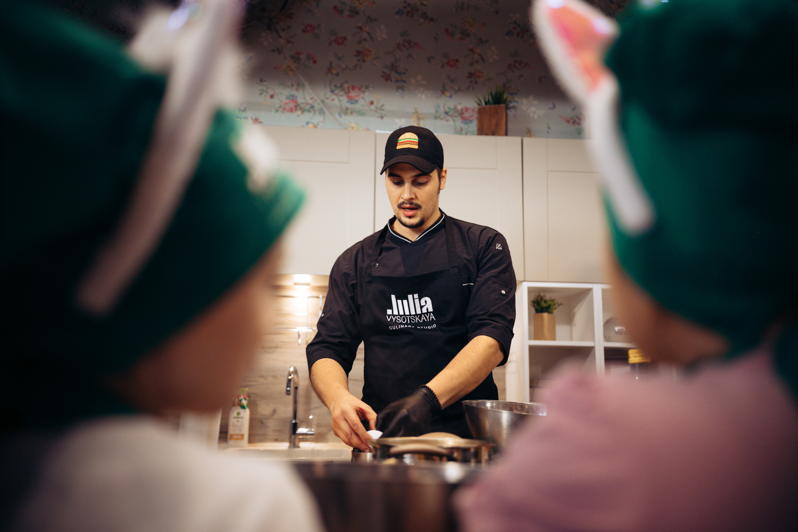 The kitchen studio of Y. Vysotskaya. Kids birthday. Photographer Vlad Boytsoff