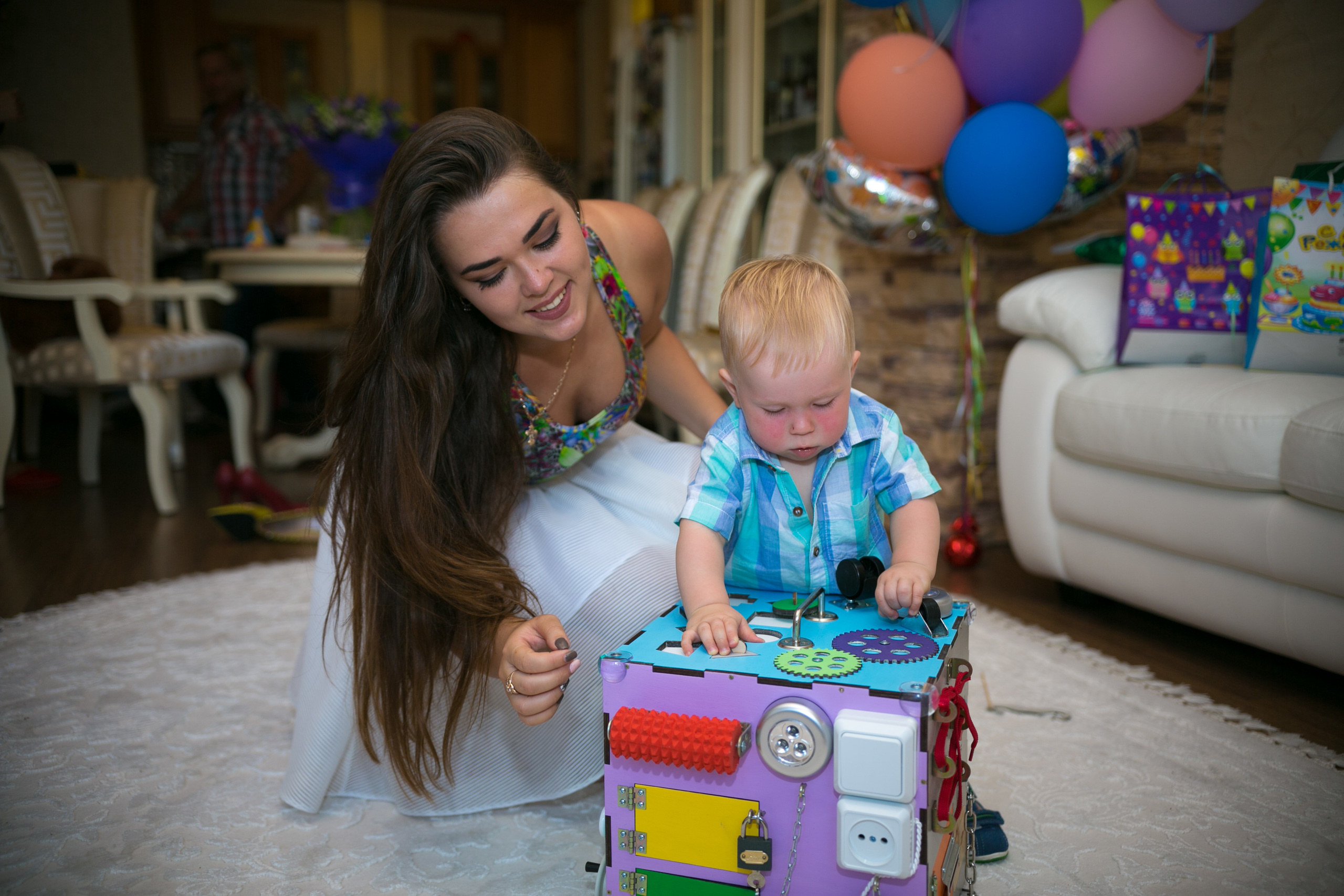 Kids birthday at home. Photographer Vlad Boytsoff