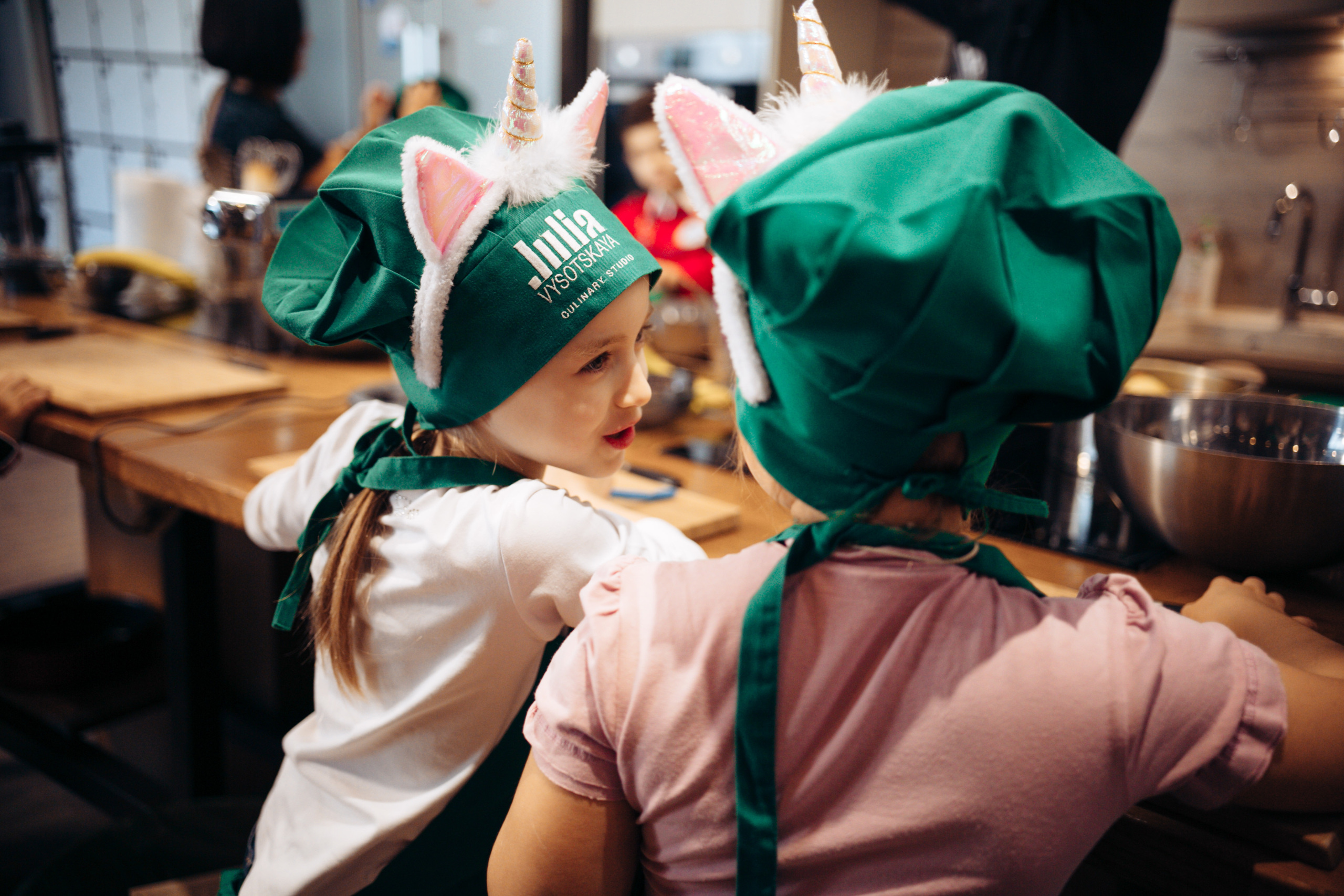 The kitchen studio of Y. Vysotskaya. Kids birthday. Photographer Vlad Boytsoff