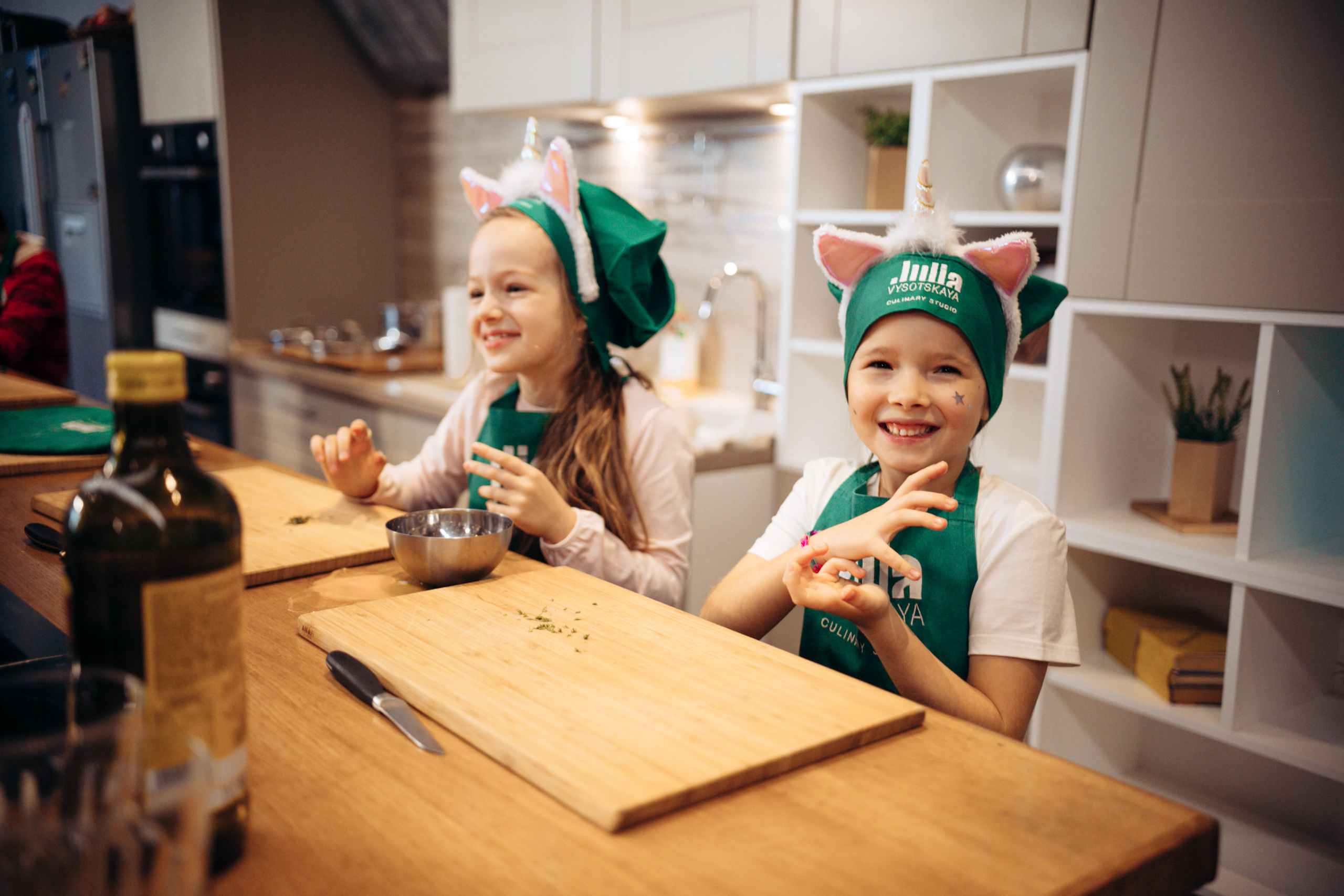 The kitchen studio of Y. Vysotskaya. Kids birthday. Photographer Vlad Boytsoff