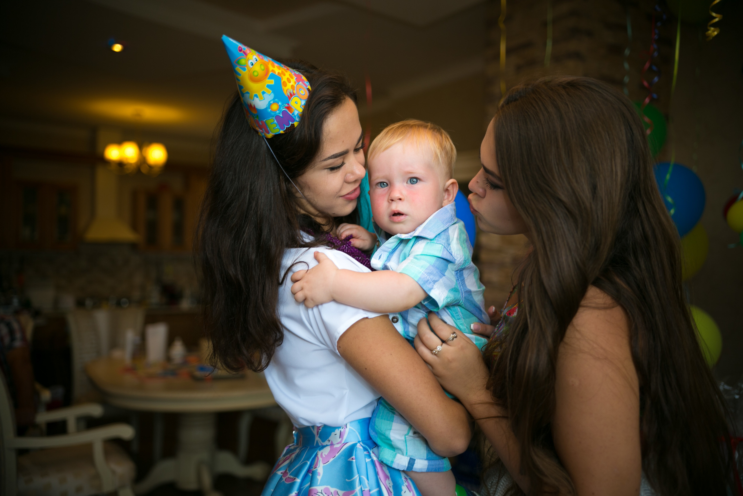 Kids birthday at home. Photographer Vlad Boytsoff