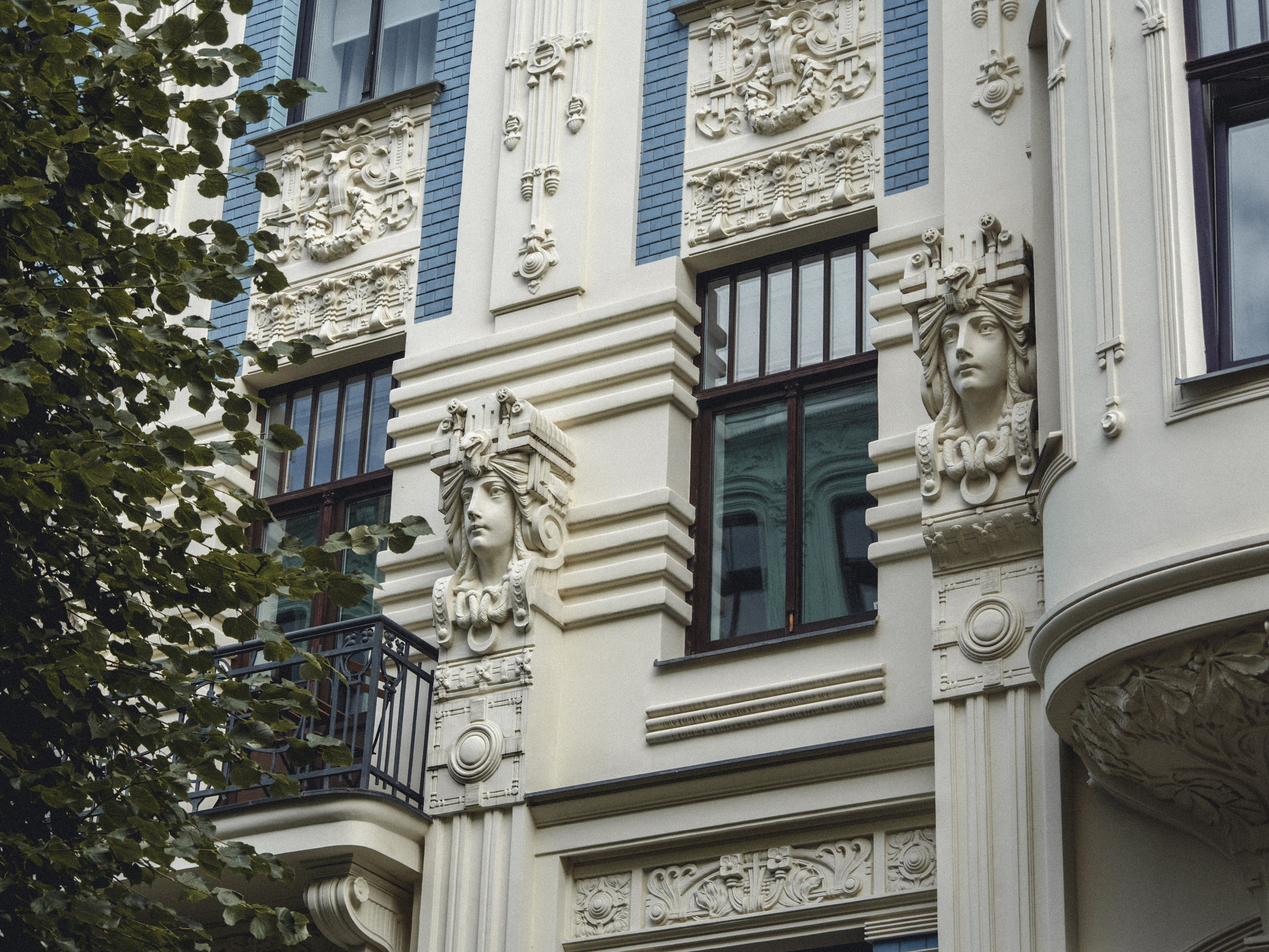 Voyage à Riga. Photographe sur Cote d’Azur. Portraits de familles, couples, enfants, événements