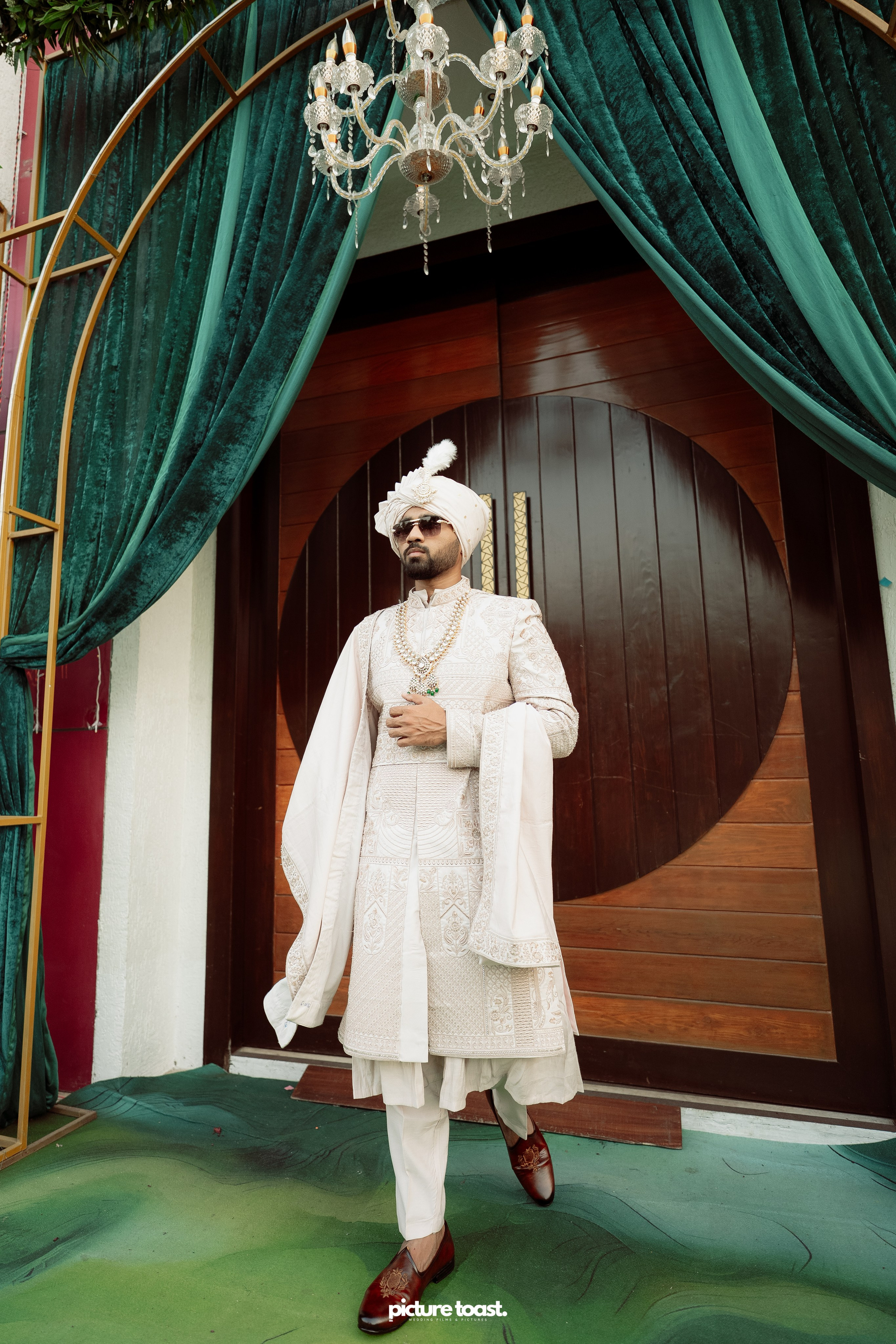 Gujarathi Wedding! Ft. Sahil & Thanima. Fine art Wedding Photographers in India & Canada