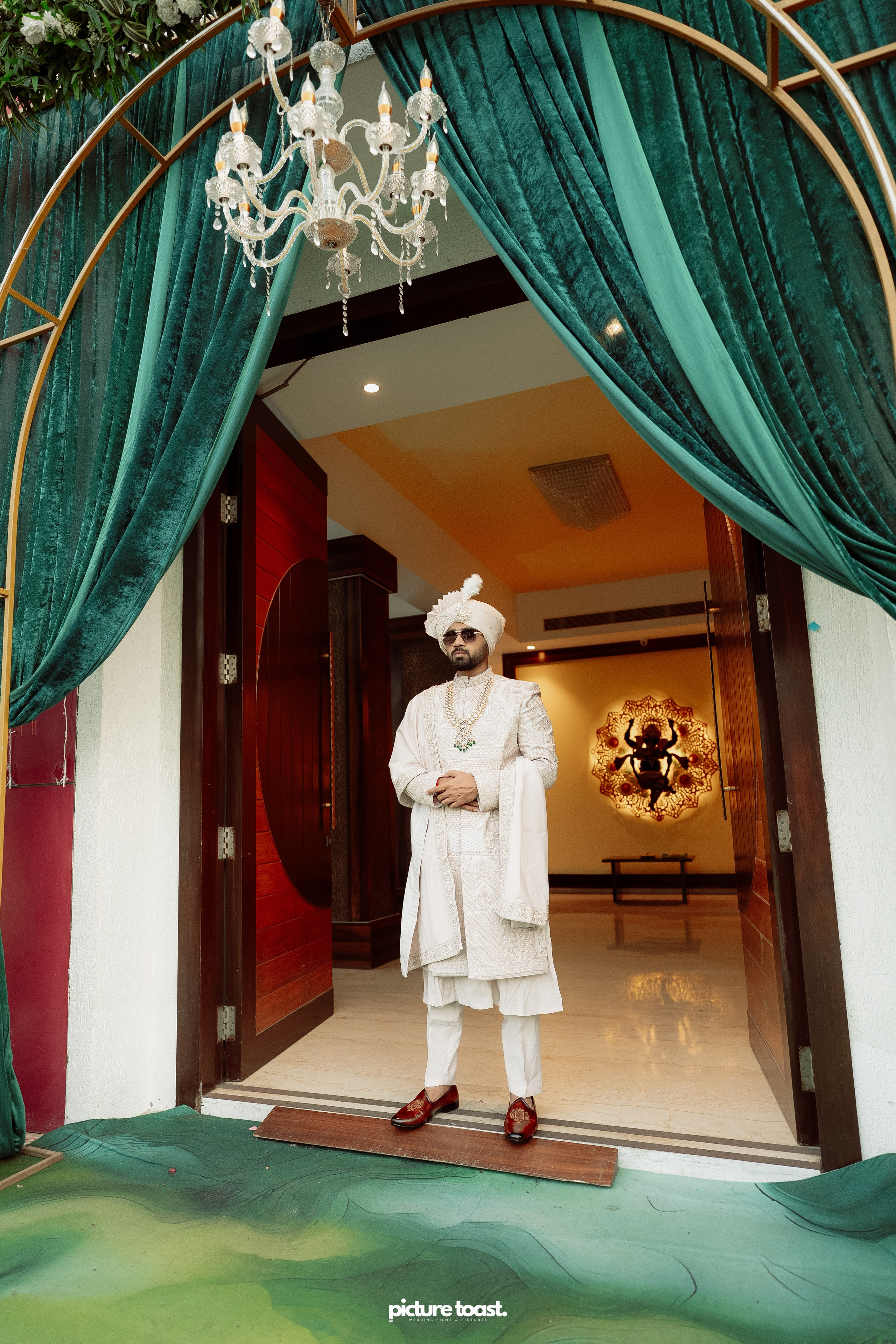 Gujarathi Wedding! Ft. Sahil & Thanima. Fine art Wedding Photographers in India & Canada