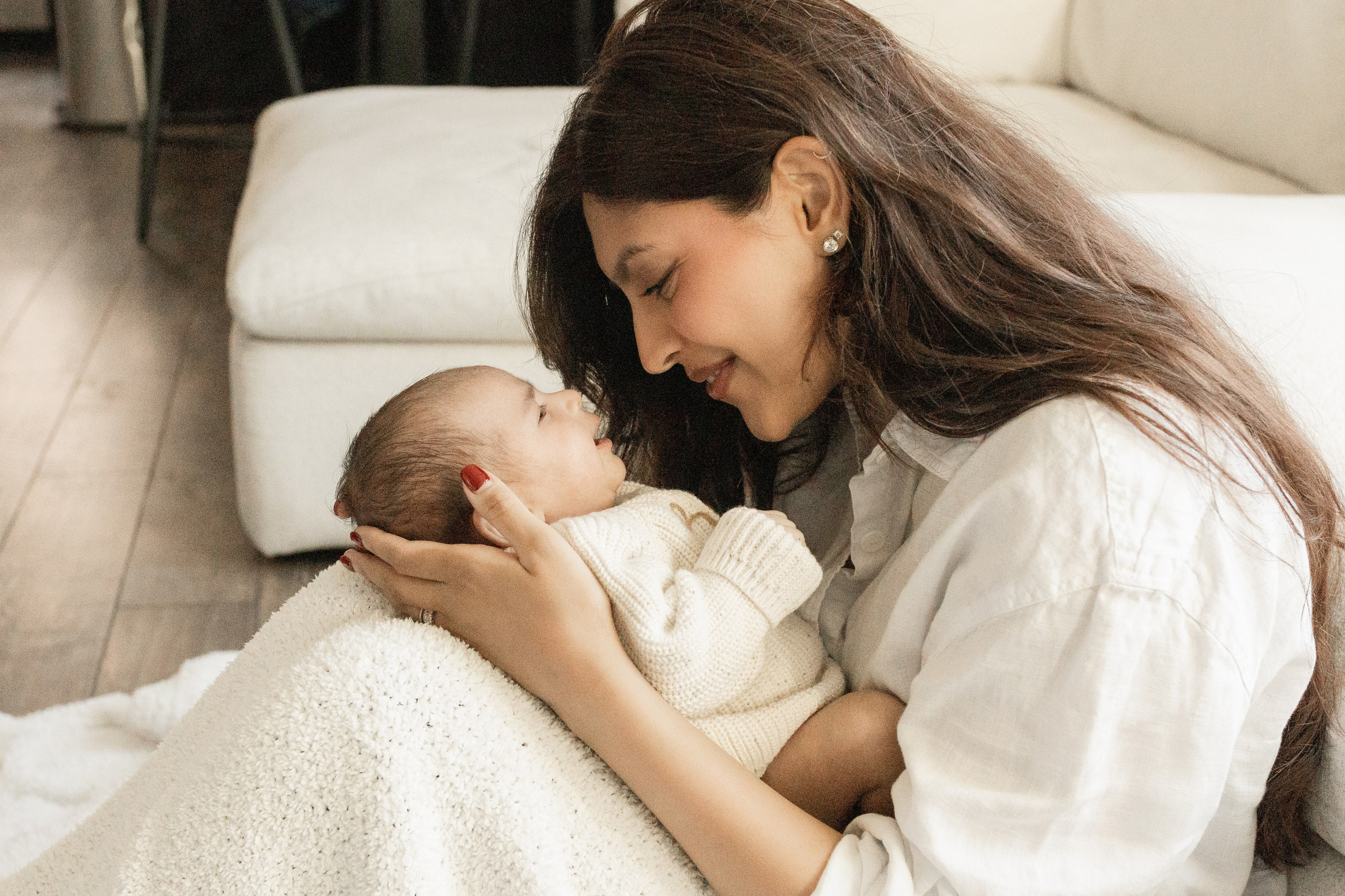Newborn Lifestyle. Family photographer in Bay Area, California