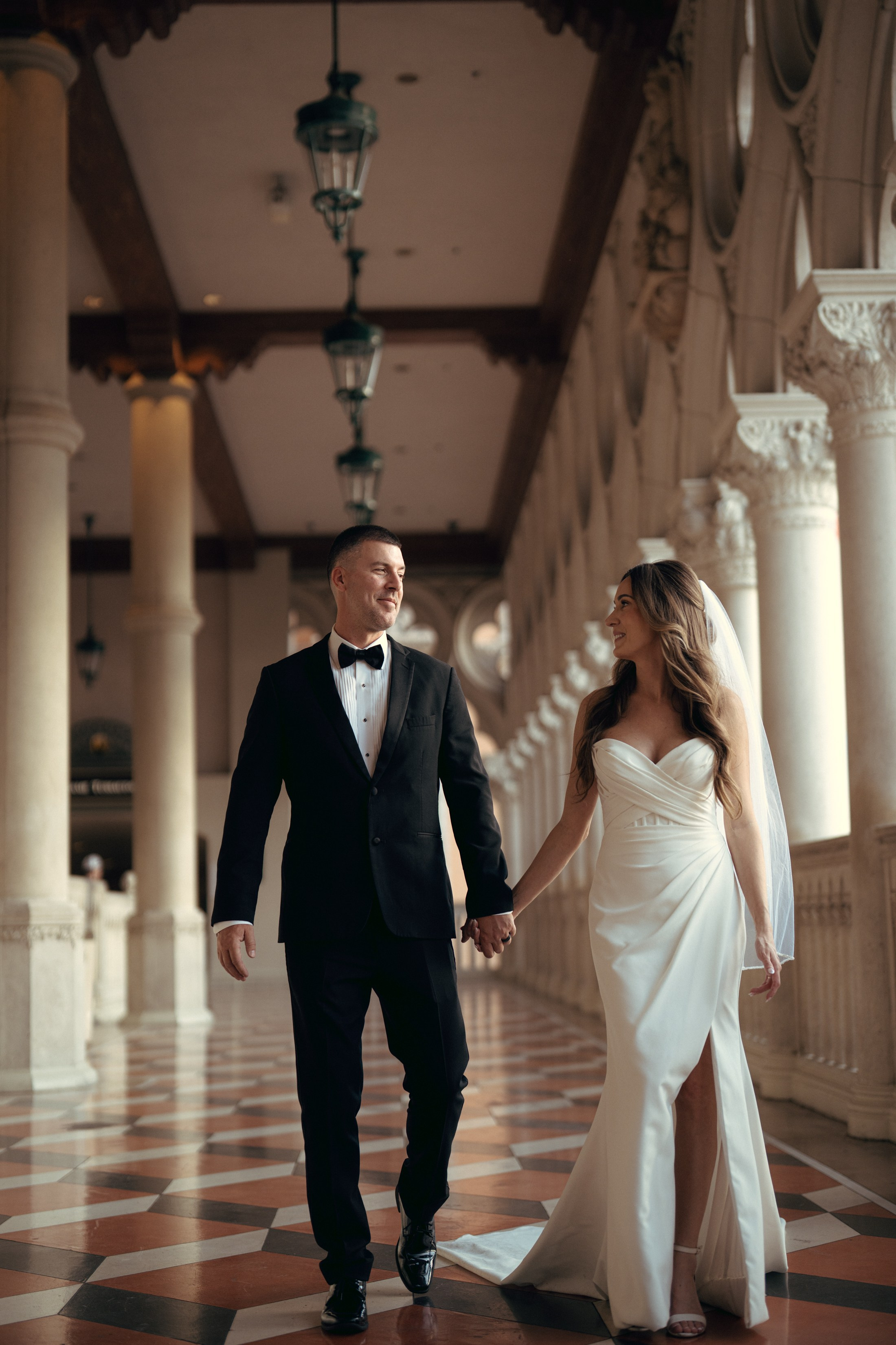 L&C. Wedding & elopement photographer Viktoriya Kravtsov. Las Vegas