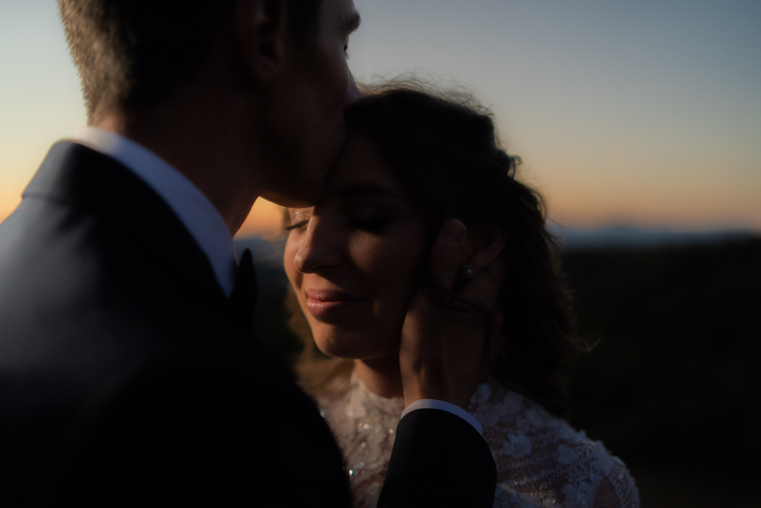 Andreea și Balint. Foto-Video Nunta Iasi, Suceava, Bucuresti / Disponibilitate 2025 — 2026 — 2027