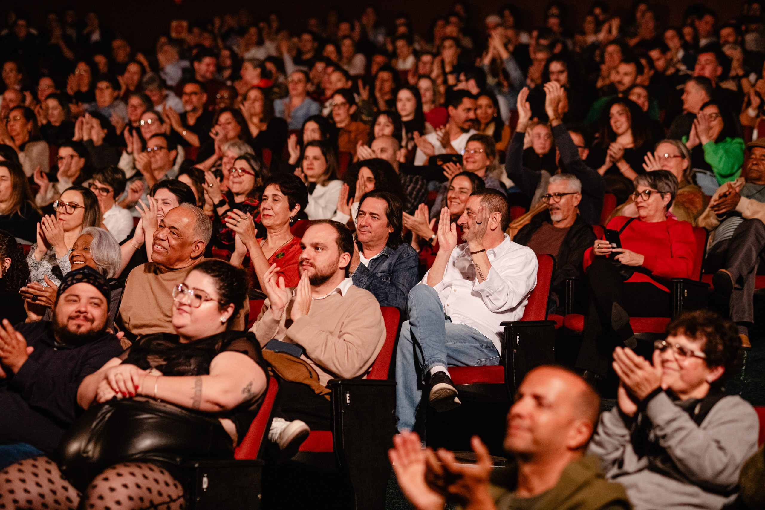 Show da cantora Leila Pinheira no Teatro Municipal de Itajaí