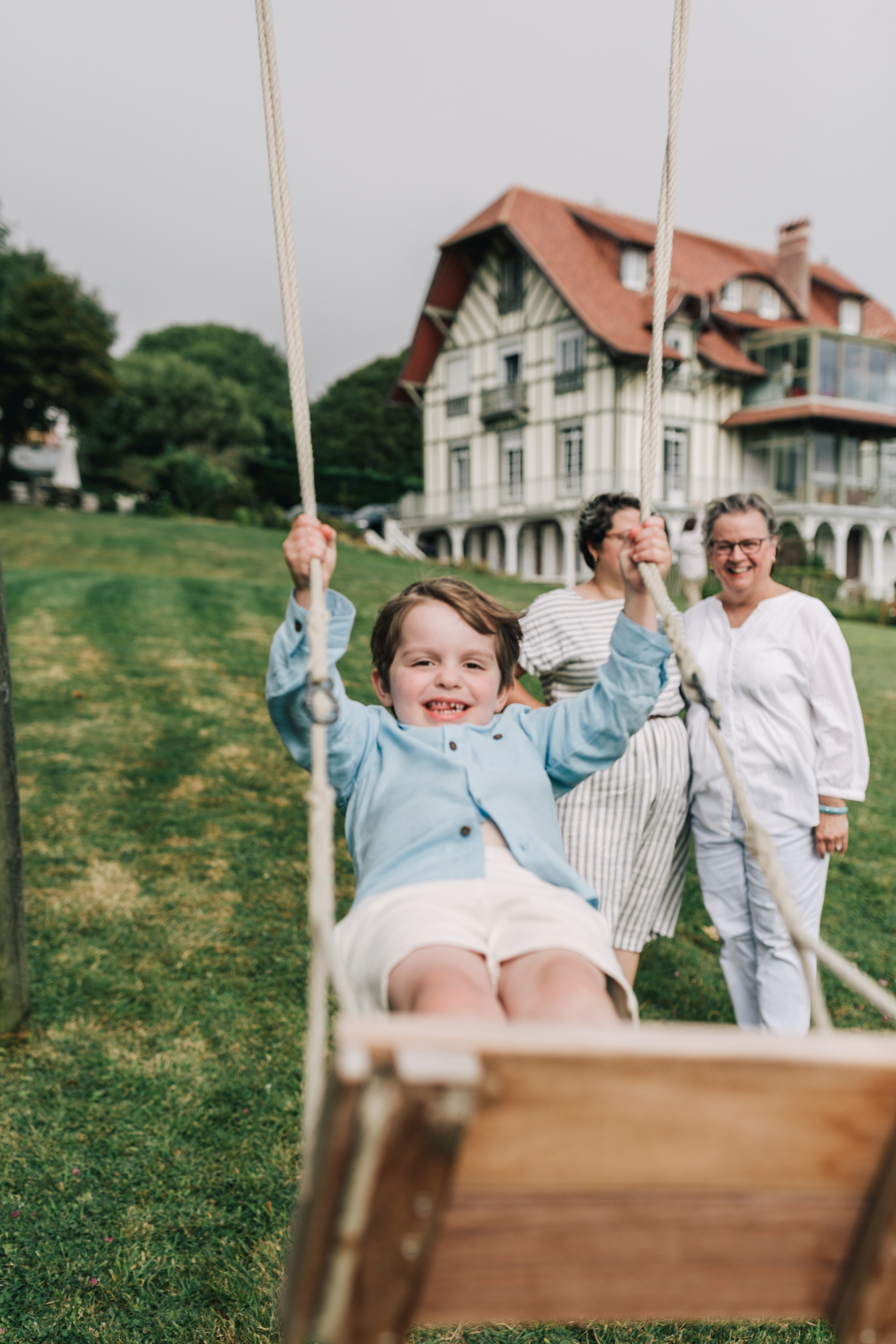Big family photoshoot in Dieppe. Photographer Rouen, France