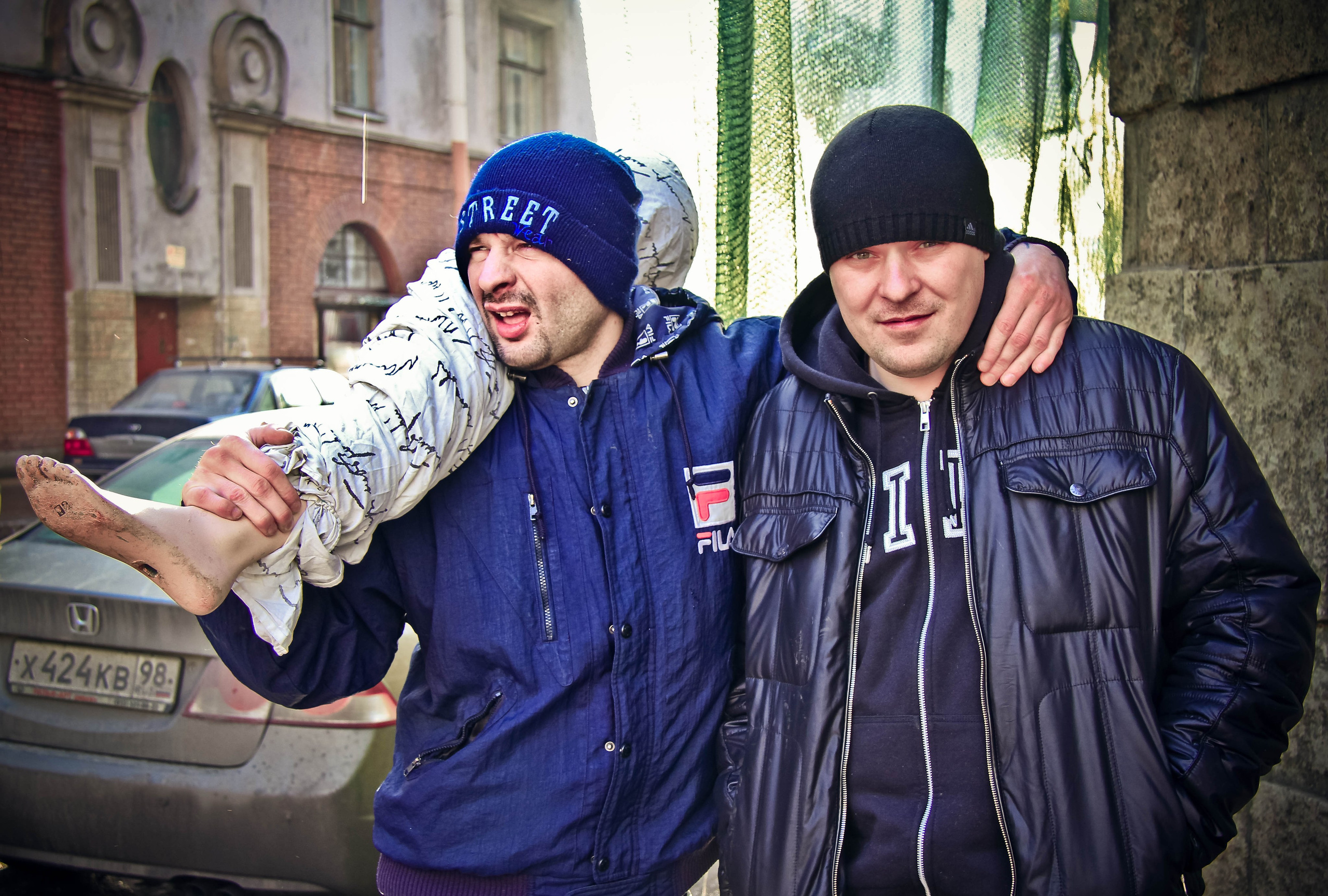 2011. Стрит-фотография, полная абсурда, идиотизма и красоты