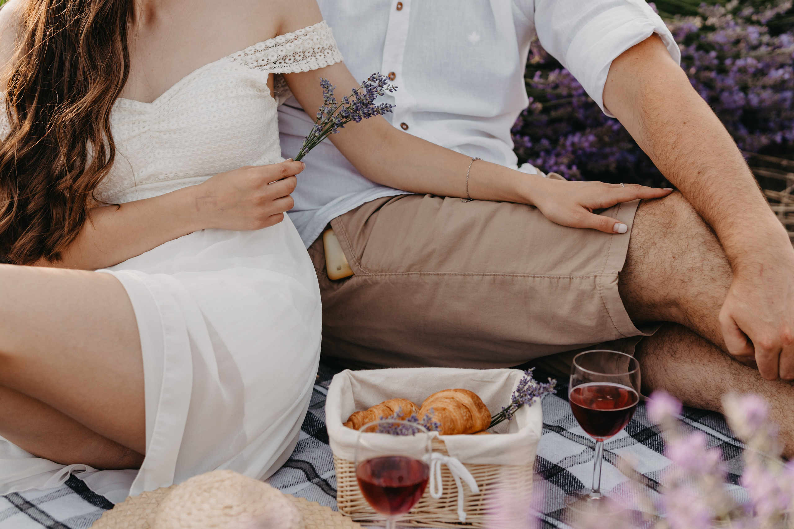 Hand in Hand. Fotograf Katowice – sesje indywidualne, rodzinne, ślubne