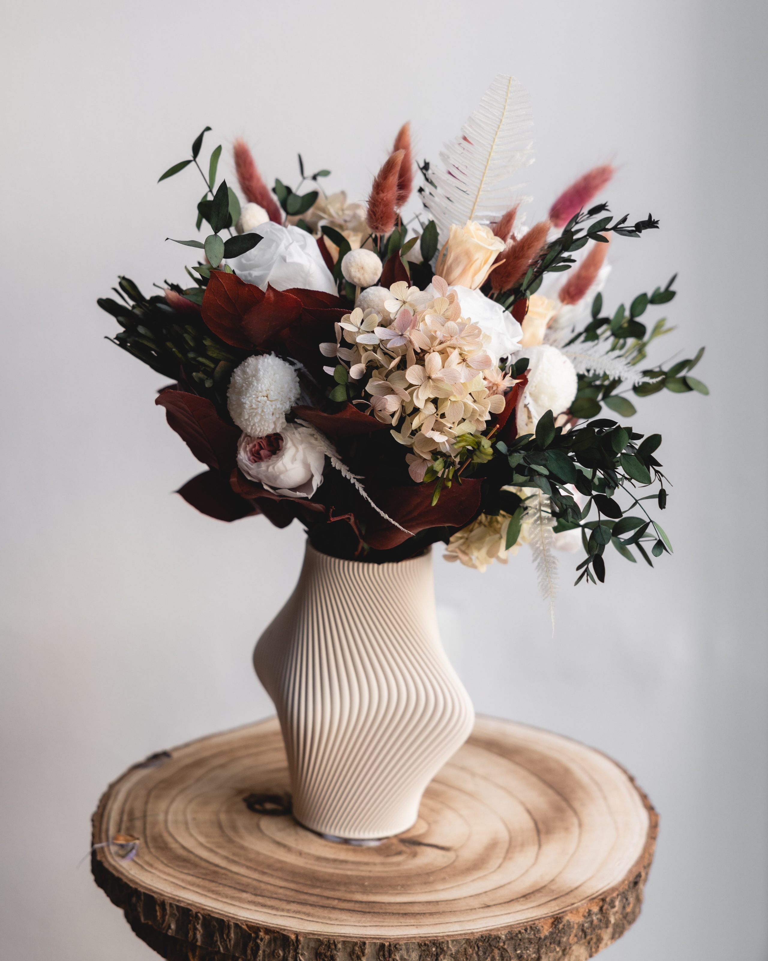 Wow blomster. Professional wedding photographer in Copenhagen, Denmark — Julia Byron