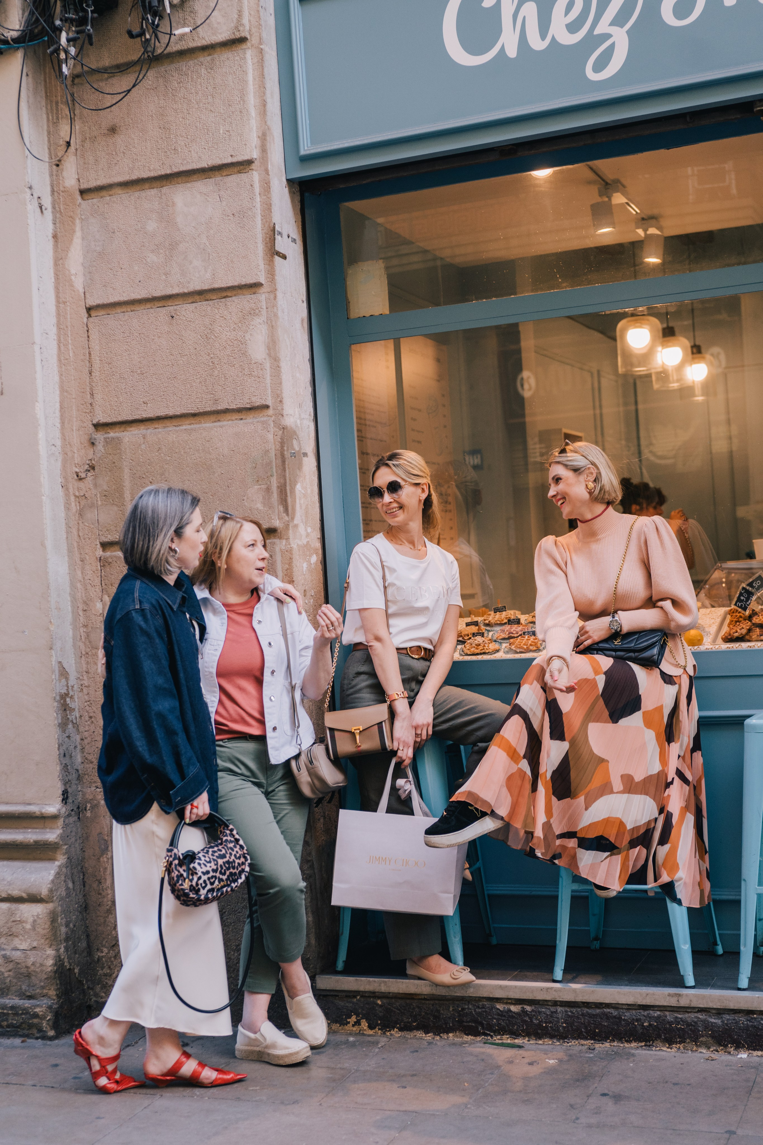 Yulia and friends. Photographer Kristina Dorina