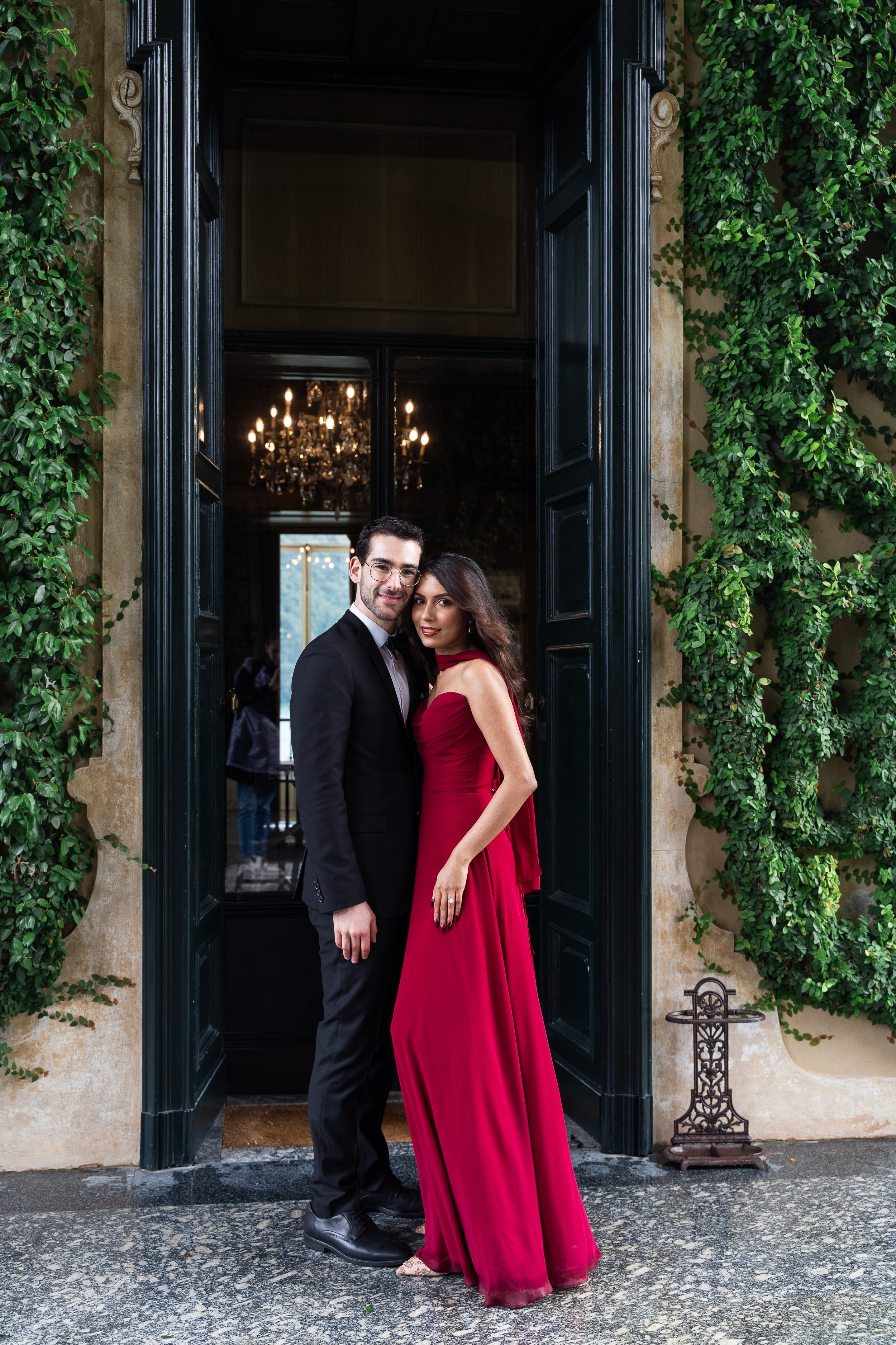Engagement Photoshoot at the Villa Balbianello. Proposal Photographer in Lake Como