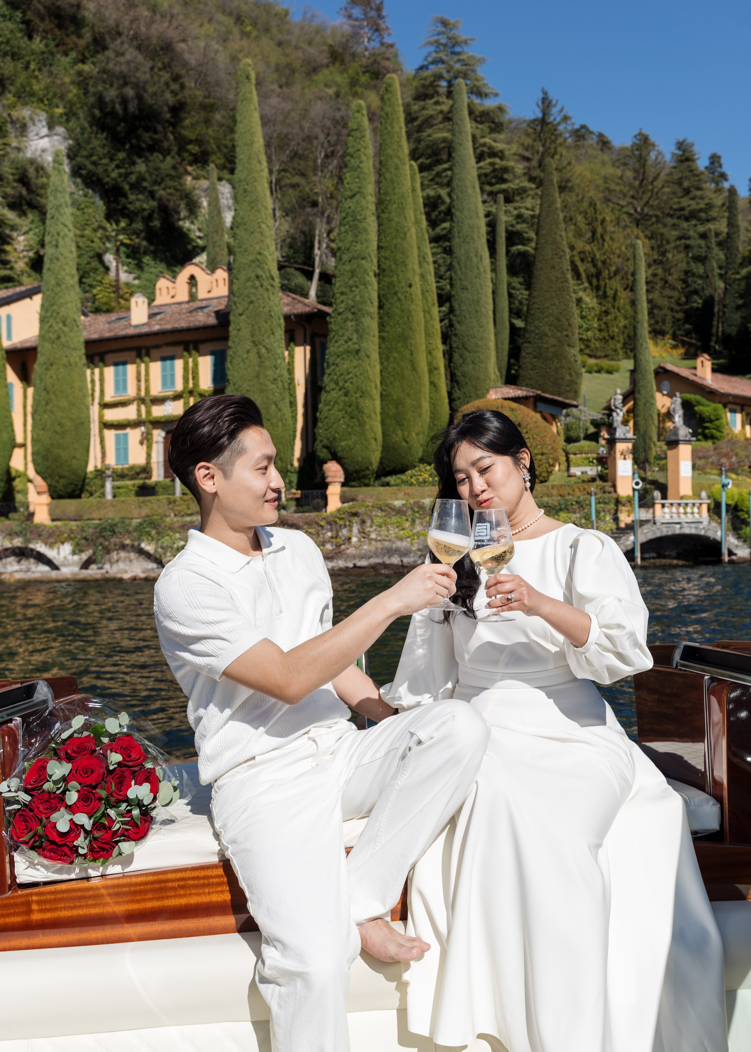 Secret Proposal on a Boat in Lake Como. Proposal Photographer in Lake Como