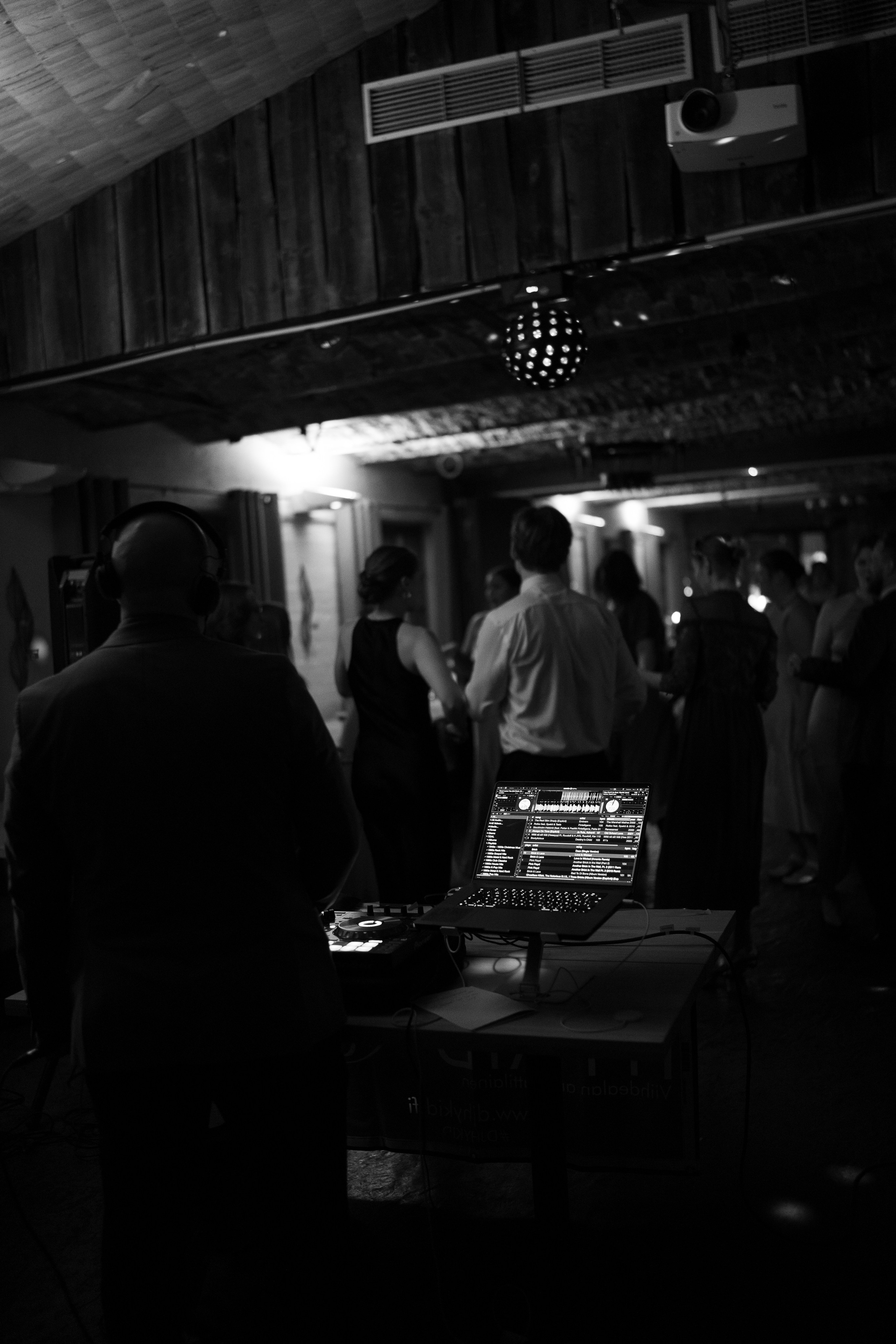 C&A. Wedding and portrait photographer in Helsinki Vickan O