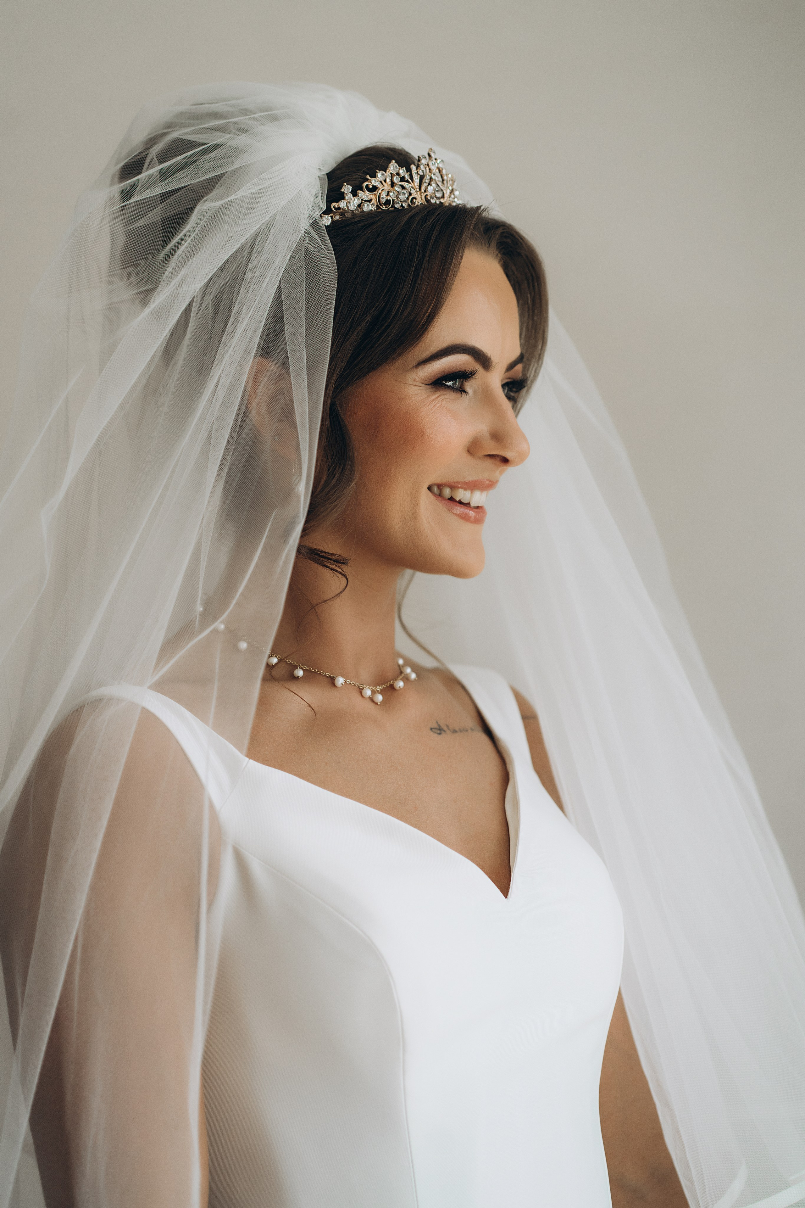 Megan & Oneias. Main