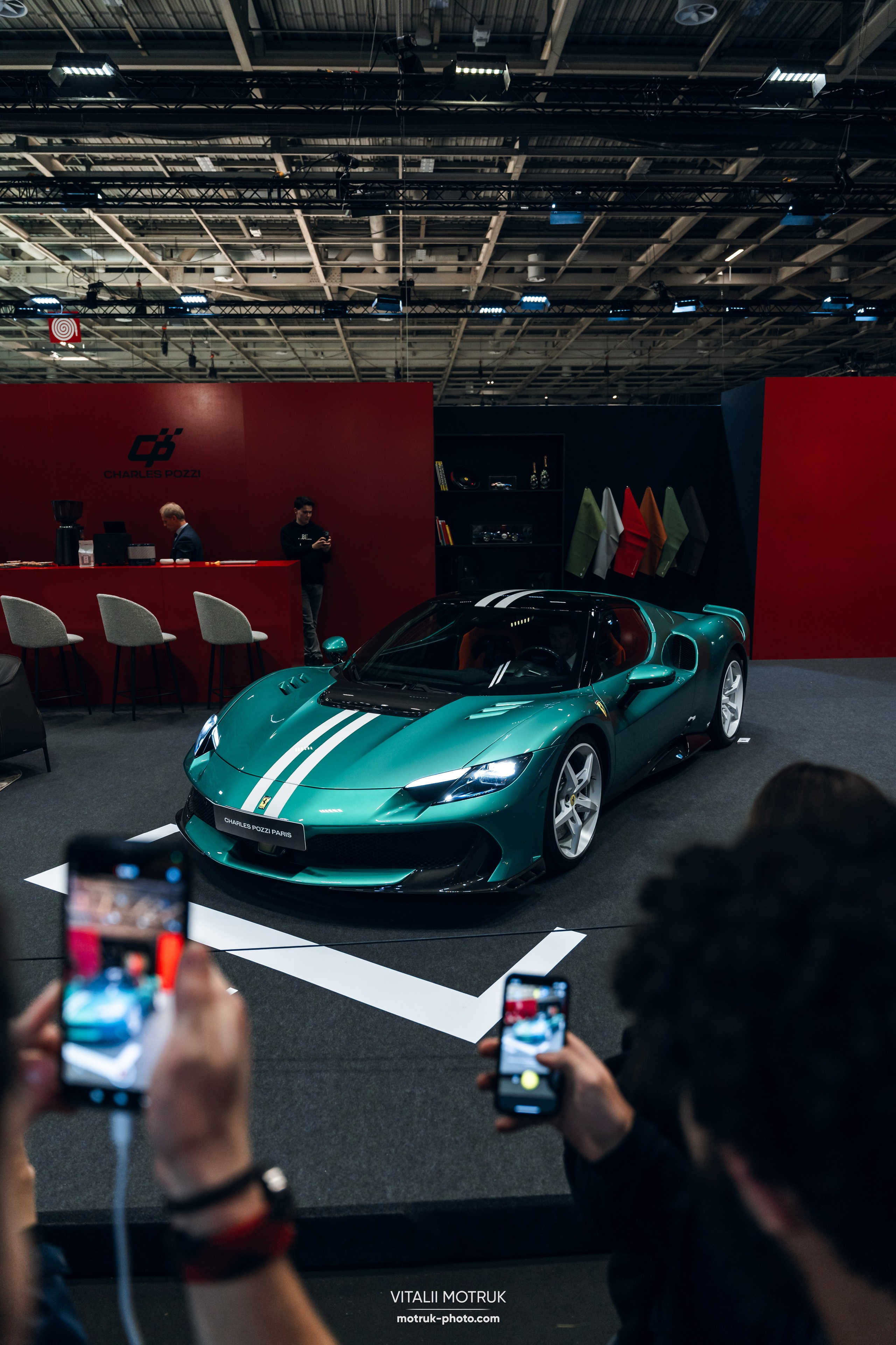 Retromobile 2026. Photographe de voitures à Paris — Vitalii Motruk