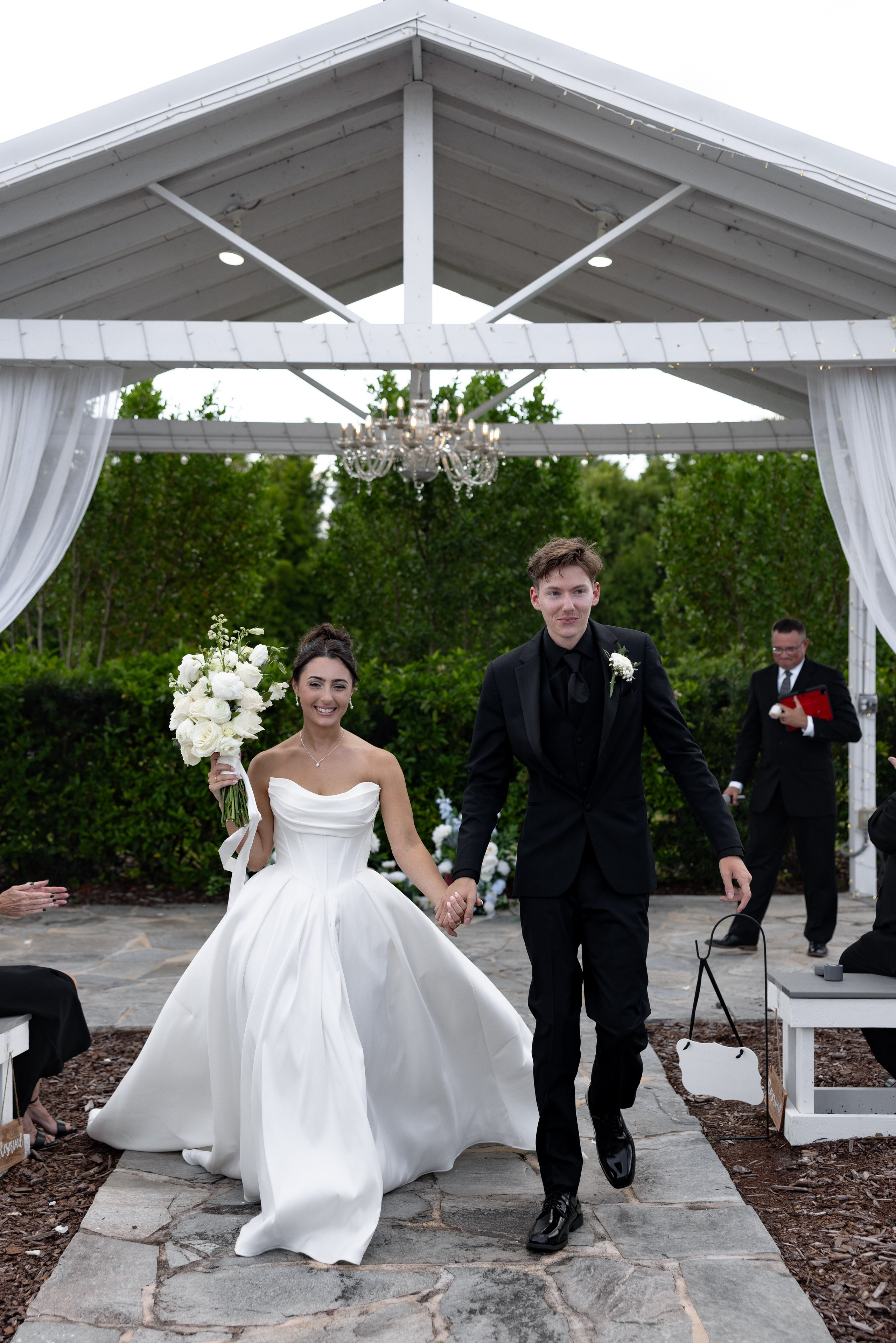 Alexsa and Robert. Ever After Farm Peach. Photographer Anastasia Nagibina