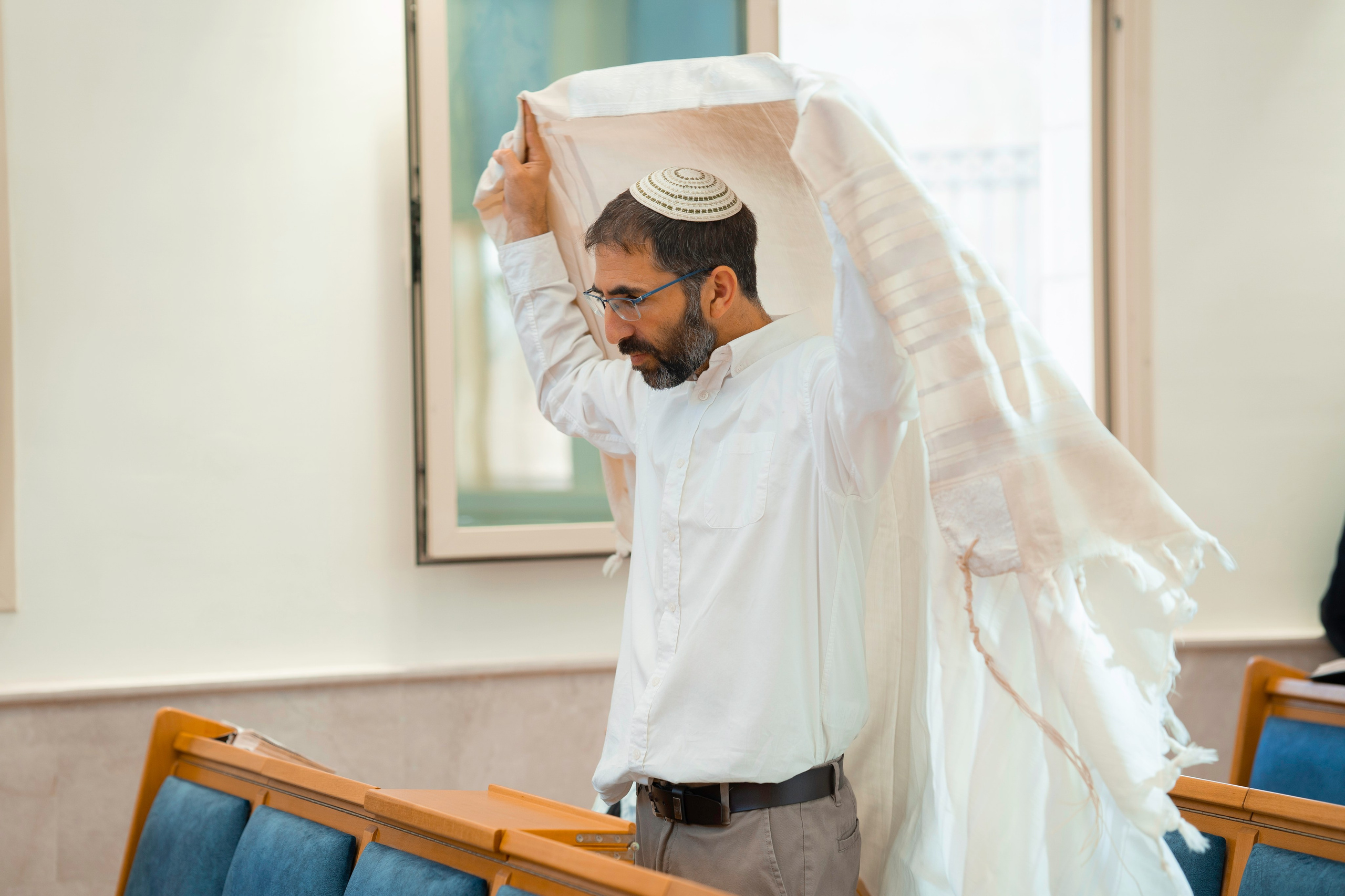 הברית של יוסף וחנה. יוסף מזרחי צילום חתונה, ברית וזוגיות. צלם מקצועי שאוהב להוציא אתכם הכי יפים ברגעים הכי מרגשים