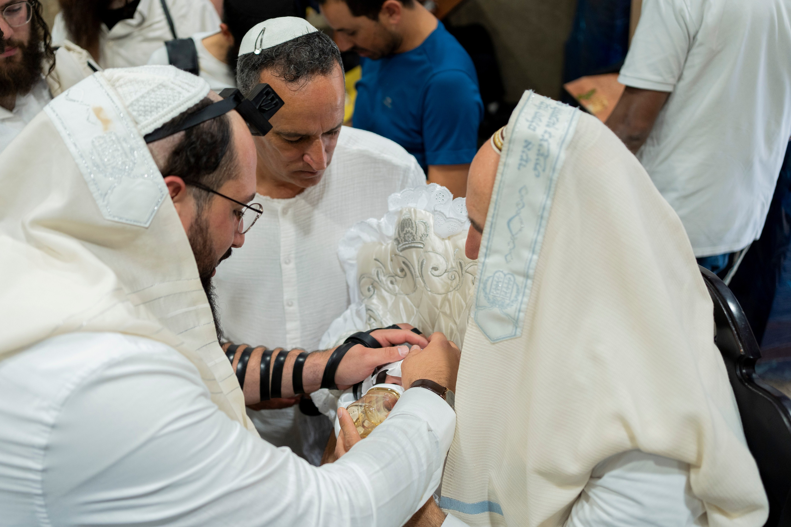 הברית של נחמן חזן. יוסף מזרחי צילום חתונה, ברית וזוגיות. צלם מקצועי שאוהב להוציא אתכם הכי יפים ברגעים הכי מרגשים