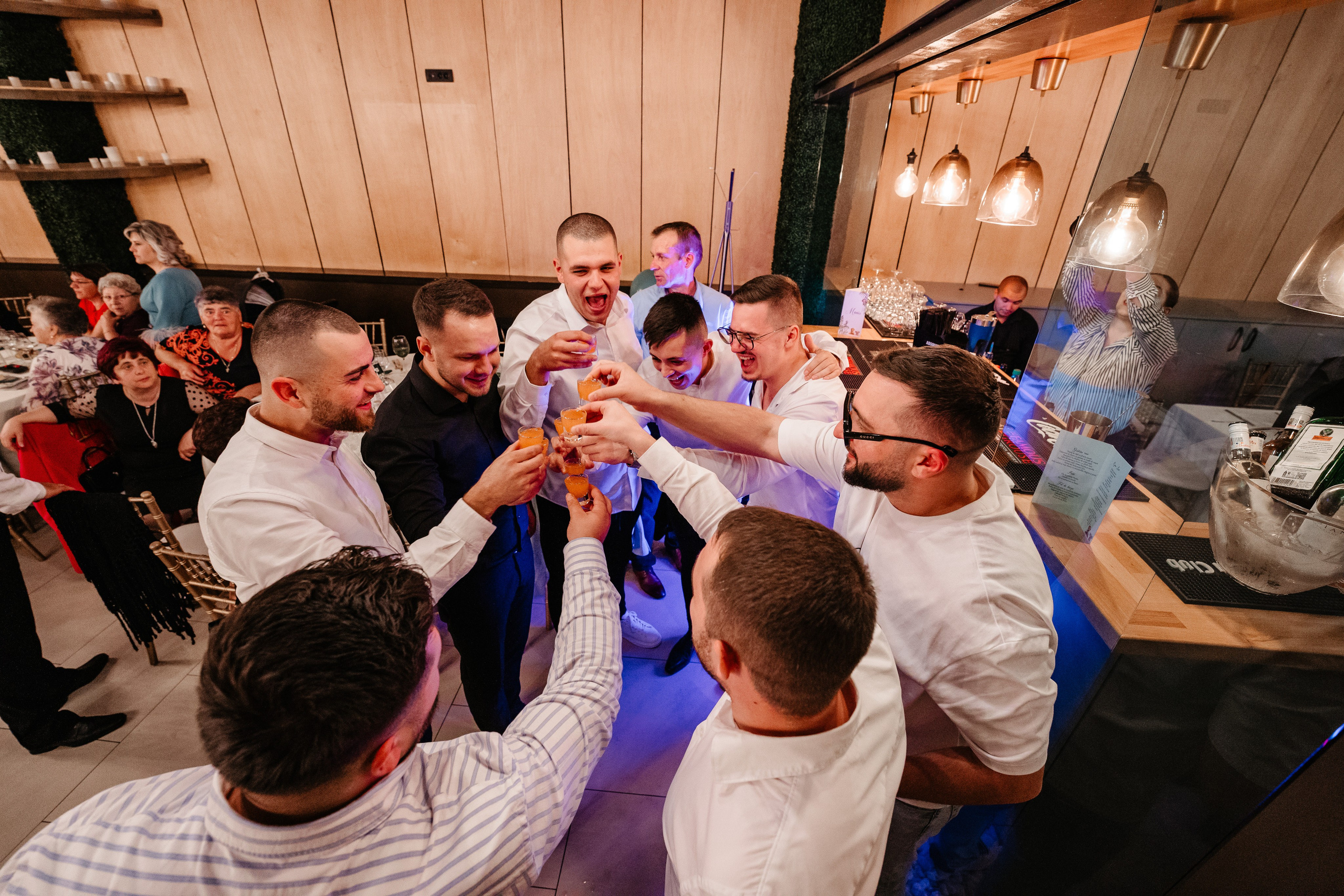 Luca Andrei. Raw Studio. Fotograful tau de nunta!