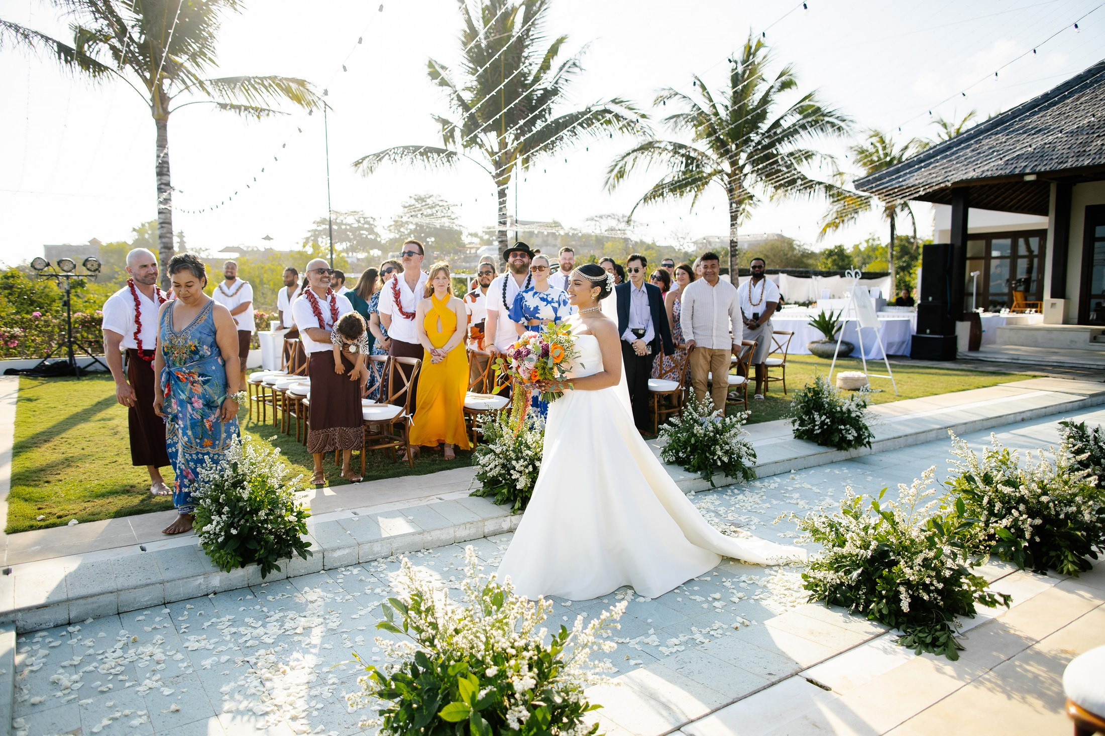 Big funny wedding with guests in paradise Bali island. Get.it.feel — Aesthetic Photography and Videography