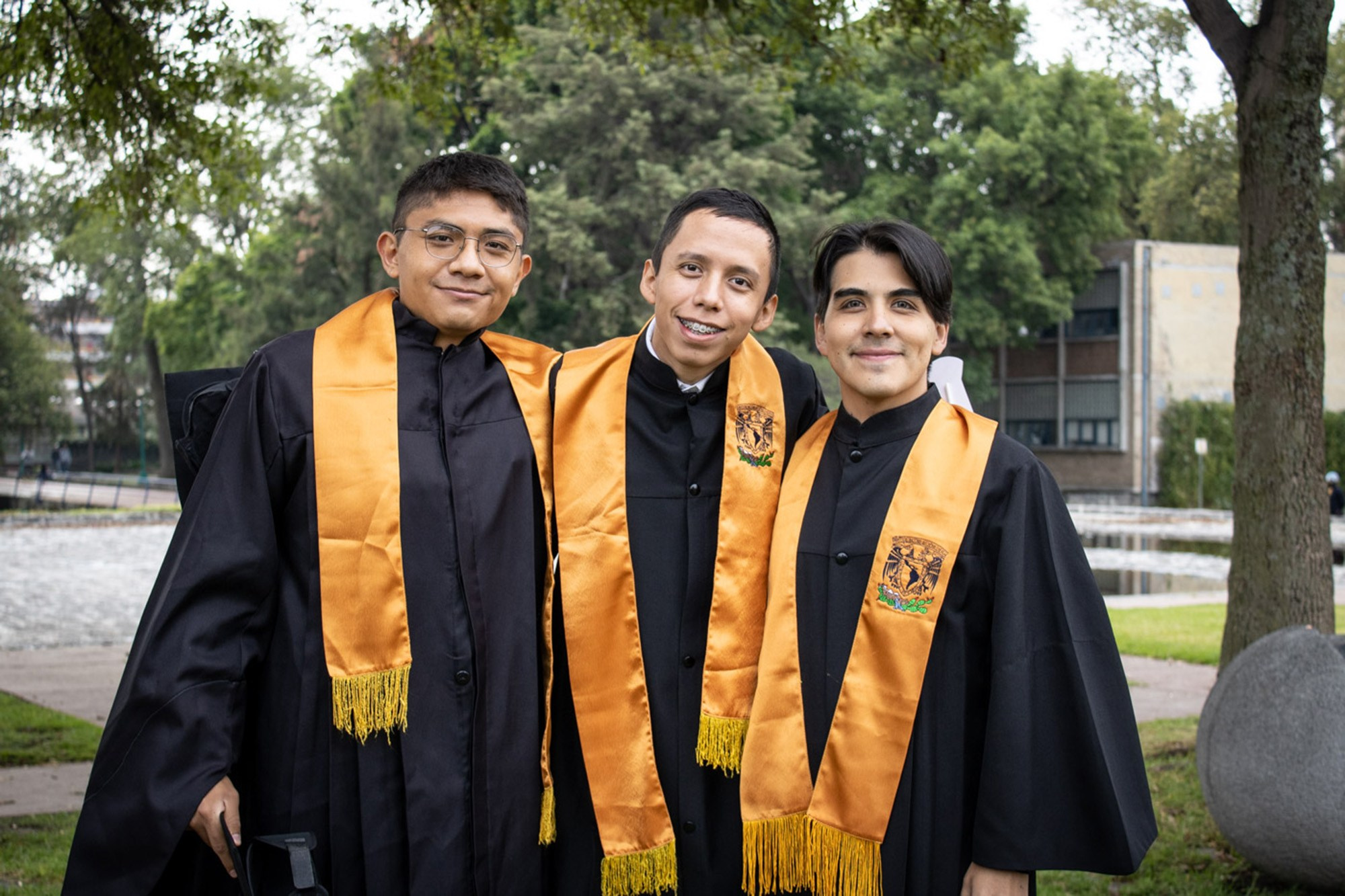 Sesión de fotos de graduación en CU. Marisol Murillo Fotógrafa profesional en Chimalhuacán, Edo. de México