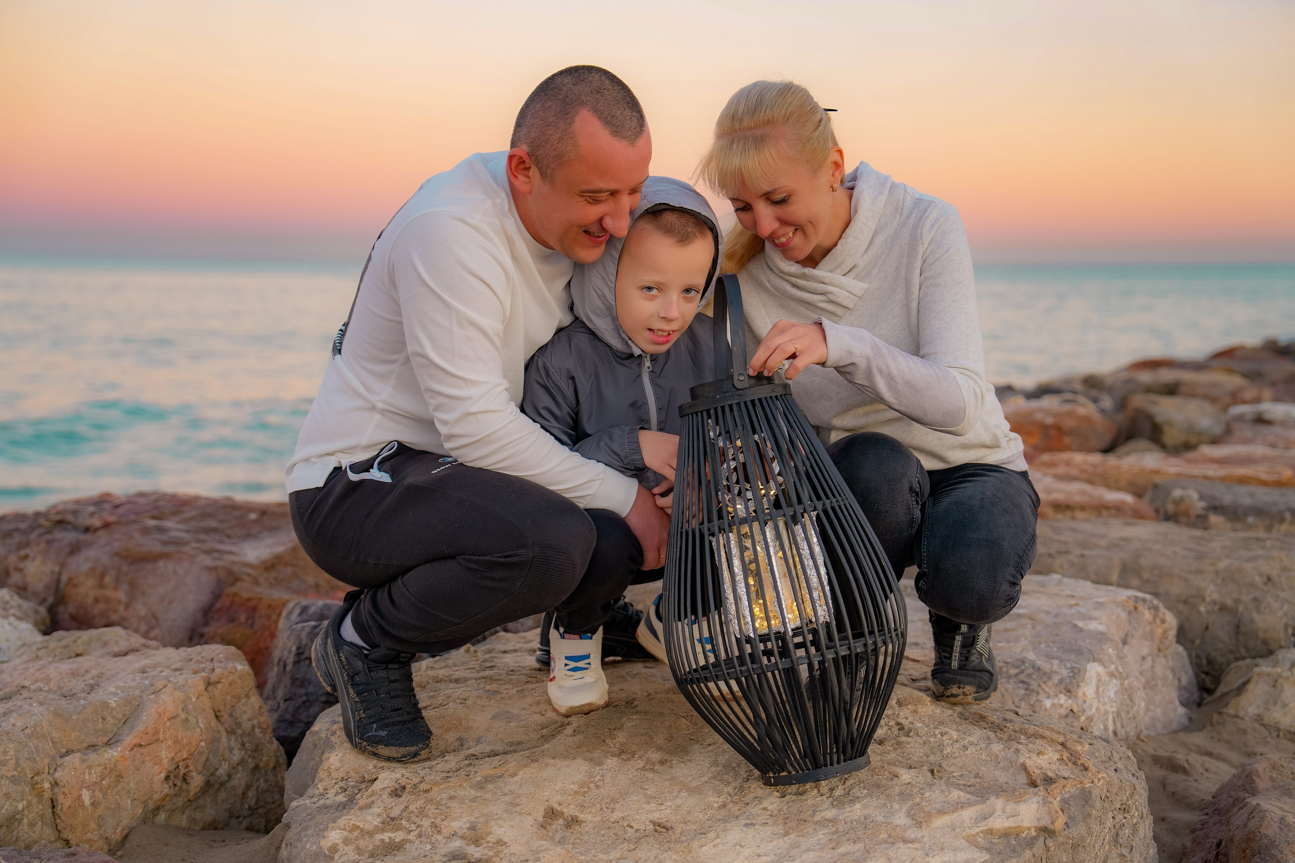 VIKA Y FAMILIA. Fotógrafa Olena Petryk. Realizo sesiones de fotos en Puerto de Sagunto