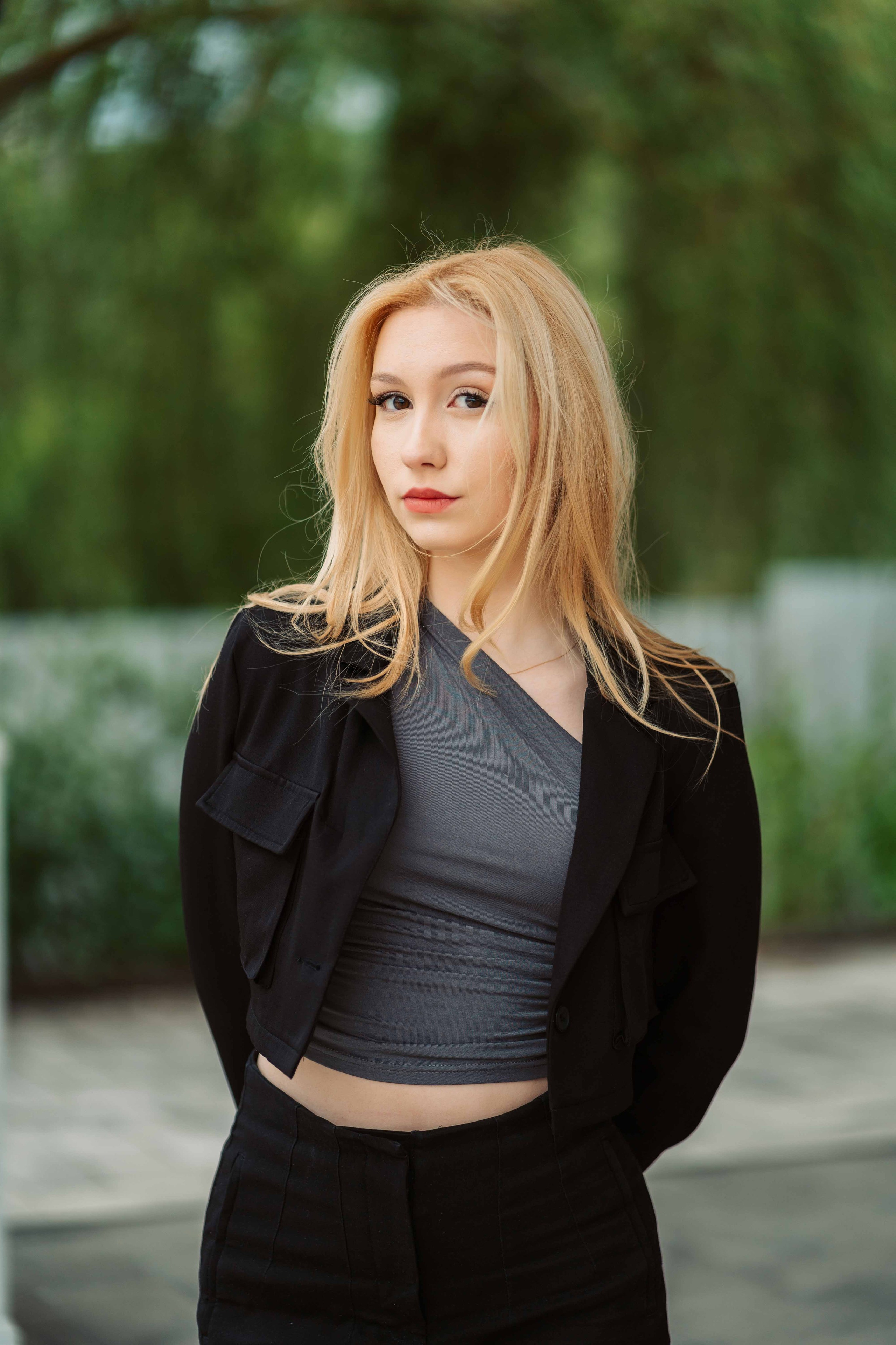 12F — Pedagogic. Contrast Studio