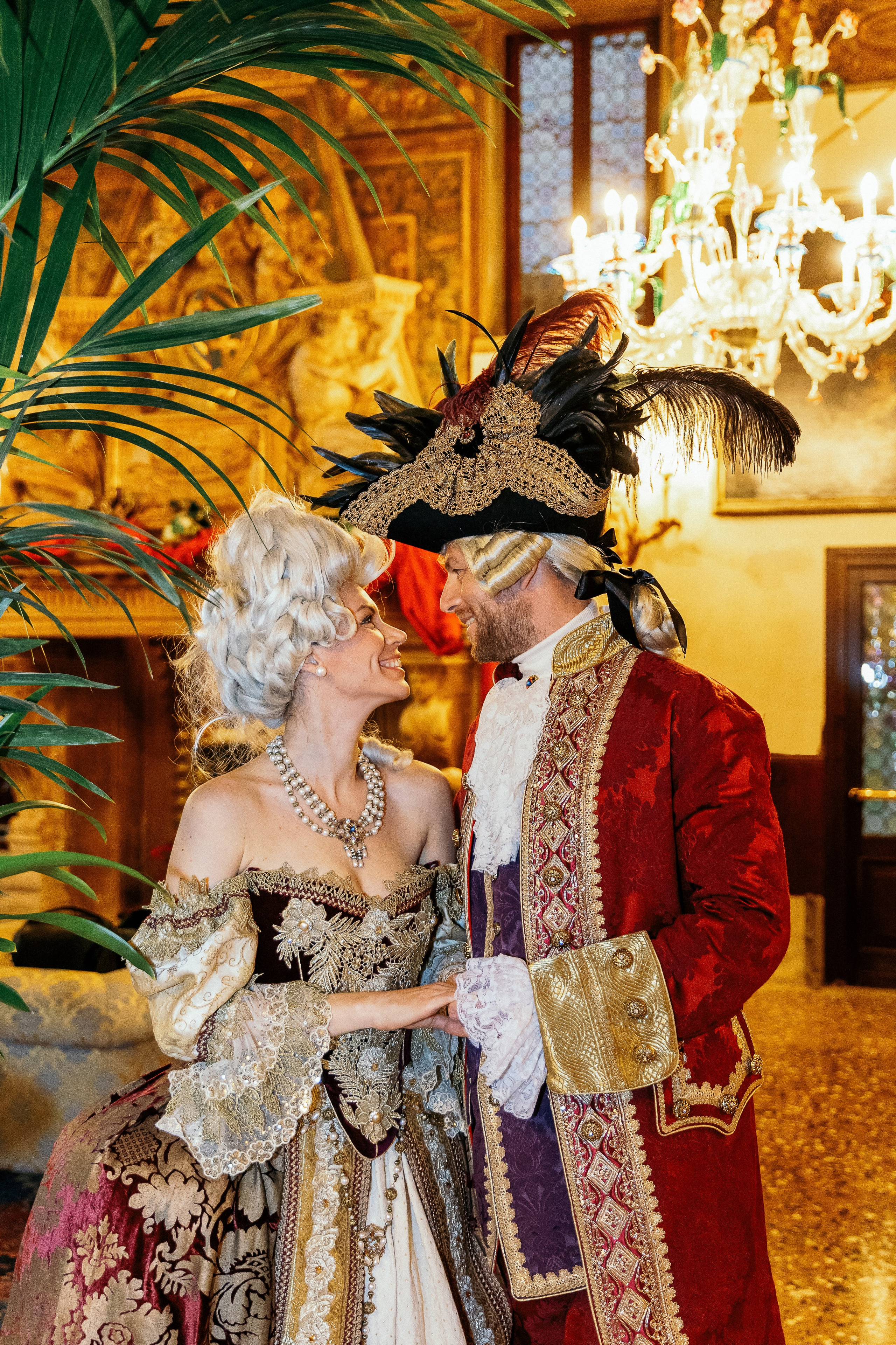 Aleksandr & Ekaterina in venetian carnival