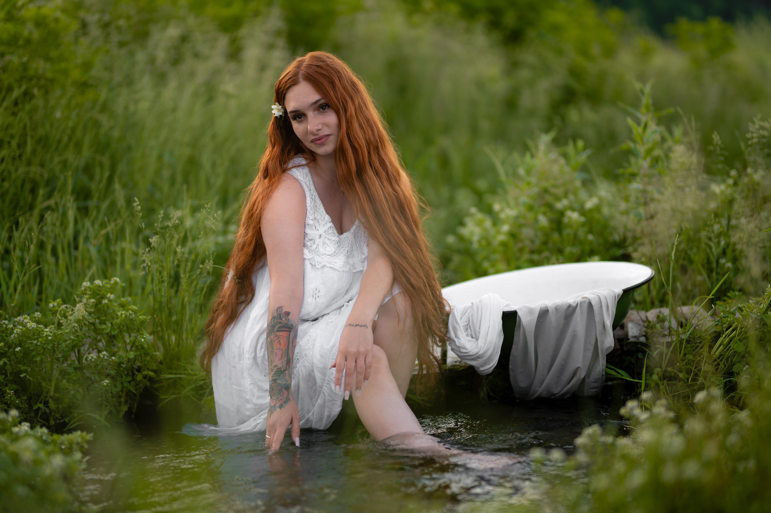 Poveste pe mal de râu. Home