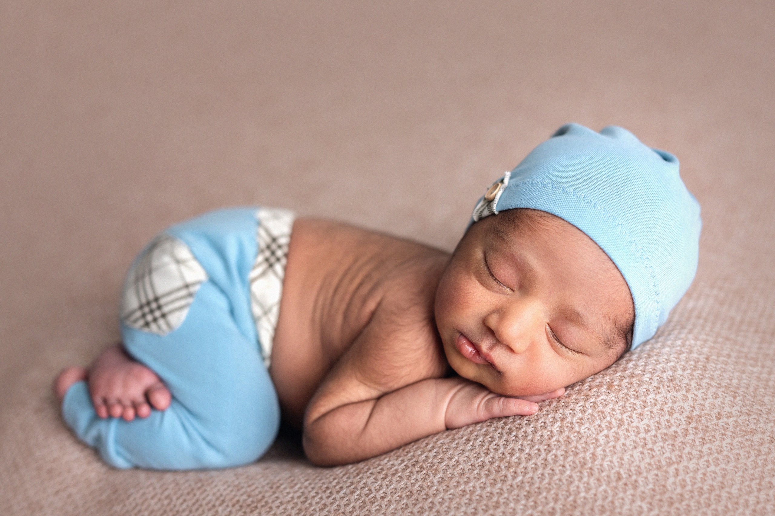 Nivaan 10 days. In-home newborn photography Raleigh & area Katya Kulikova