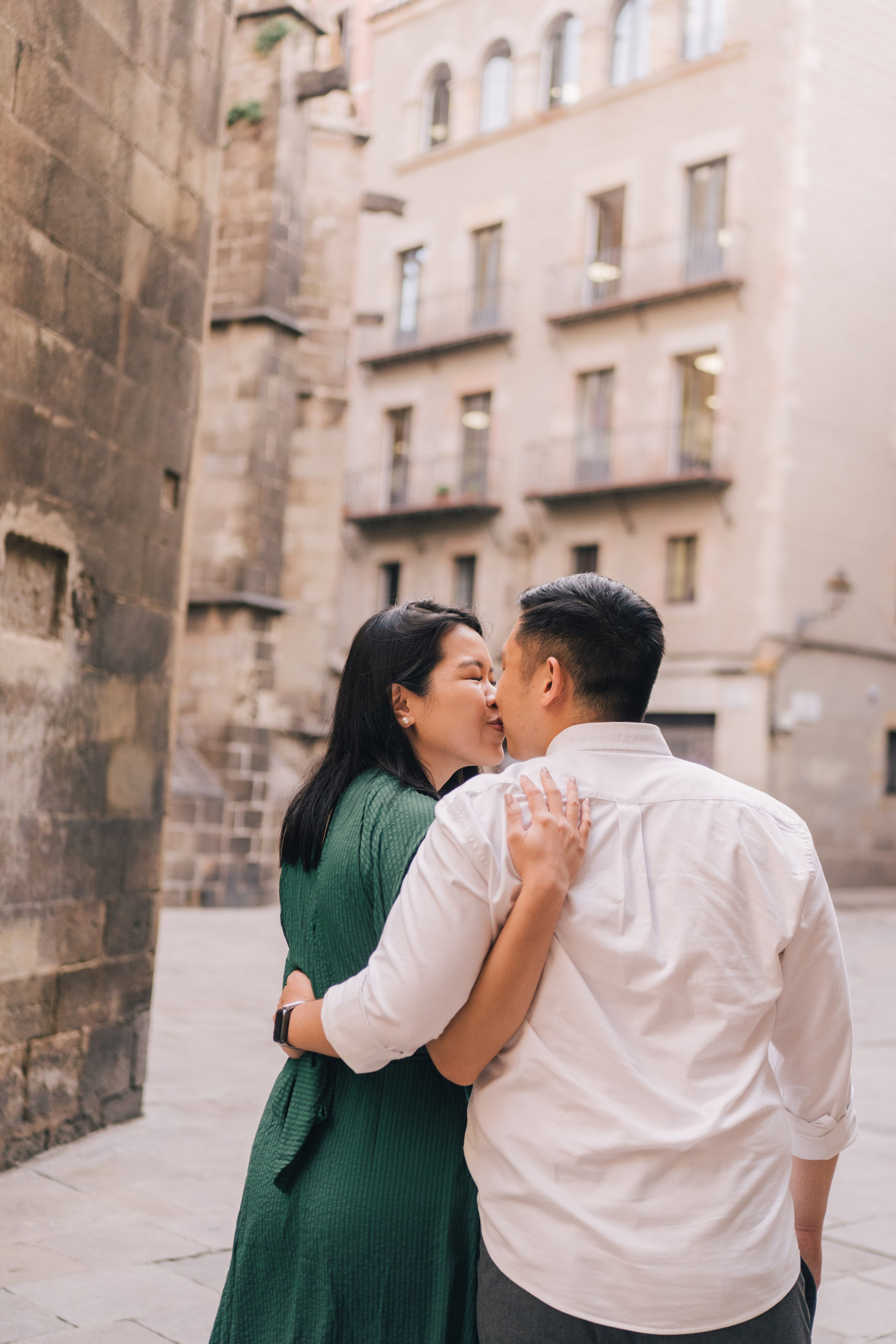 LoveStory in Gothic Quarter. Photographer Kristina Dorina