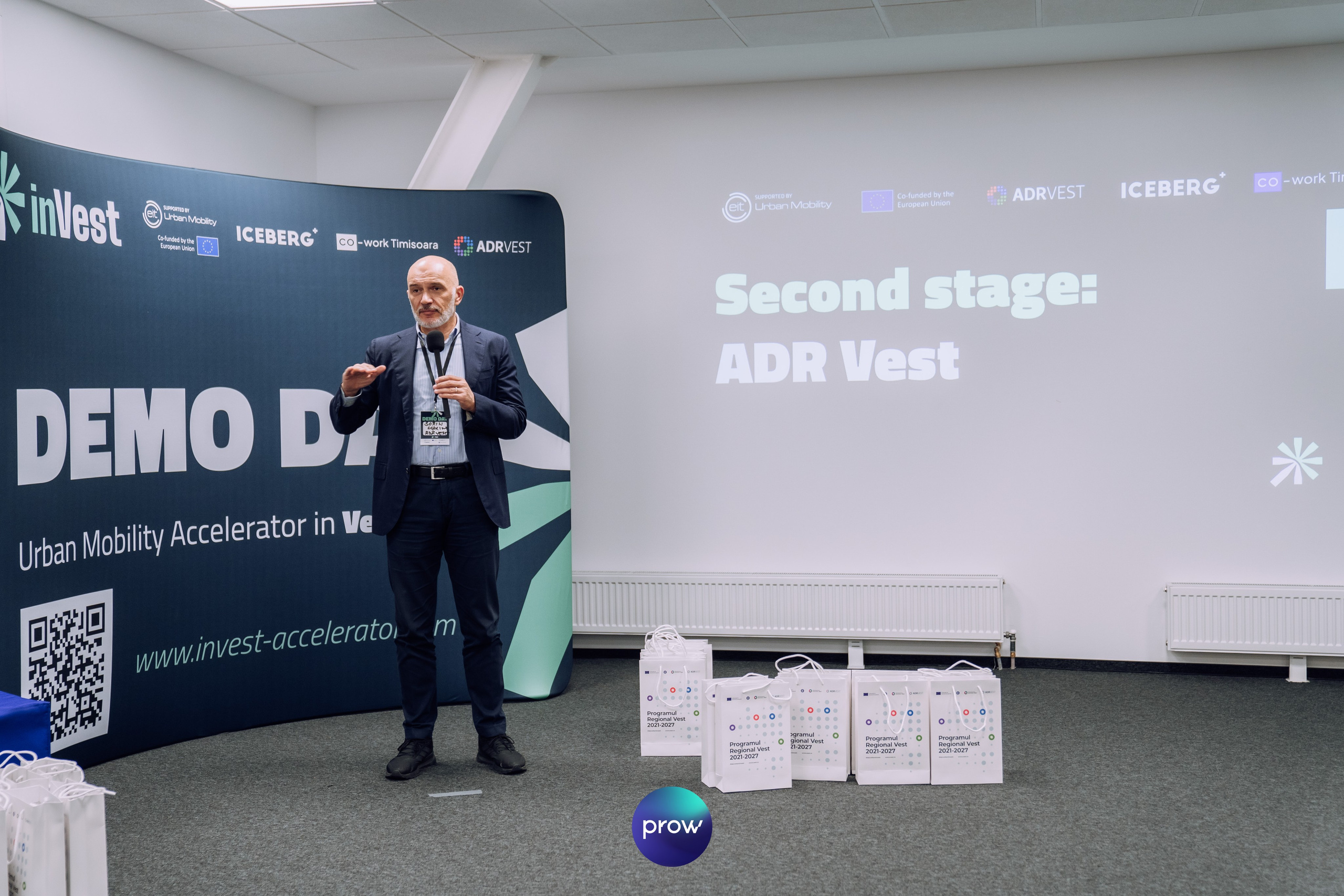 InVest DemoDay @ Cowork. Cozac Cristian Photographer