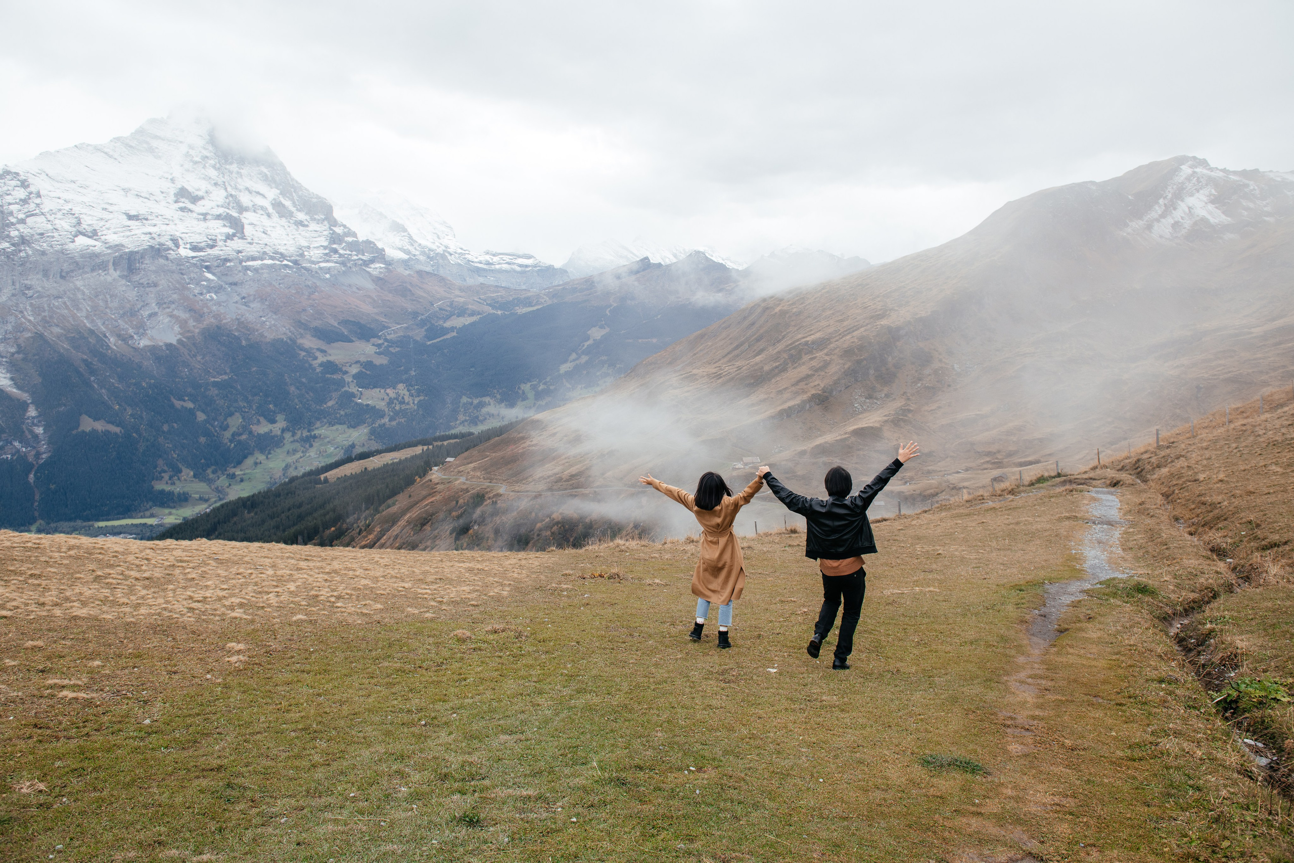 Kaiwen & Xiaoming Grindelwald, Switzerland. I am Elena Altendorfer. Wedding photographer in Zurich and Switzerland
