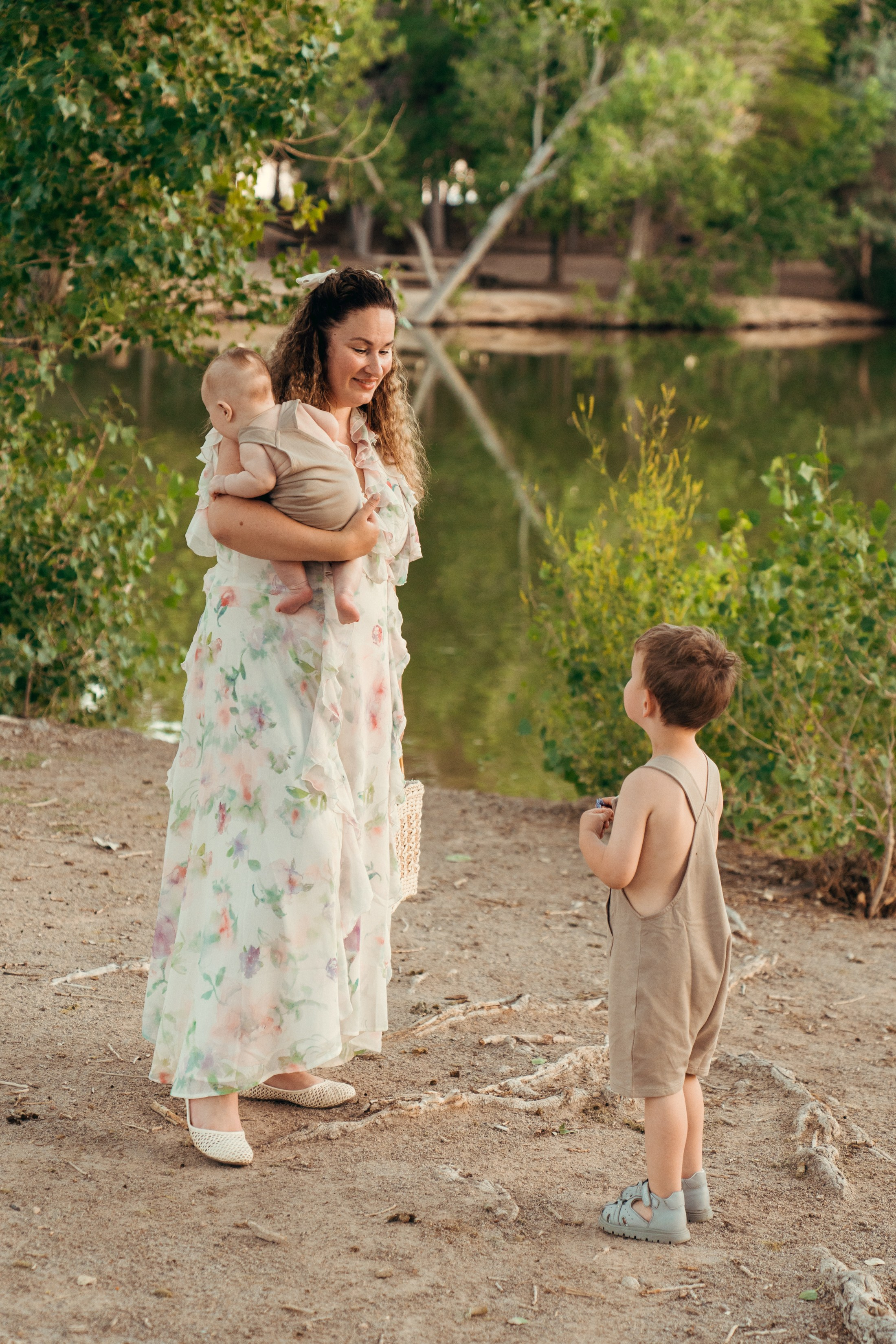 Yulya, Robert&Gordey. Wedding & elopement photographer Viktoriya Kravtsov. Las Vegas