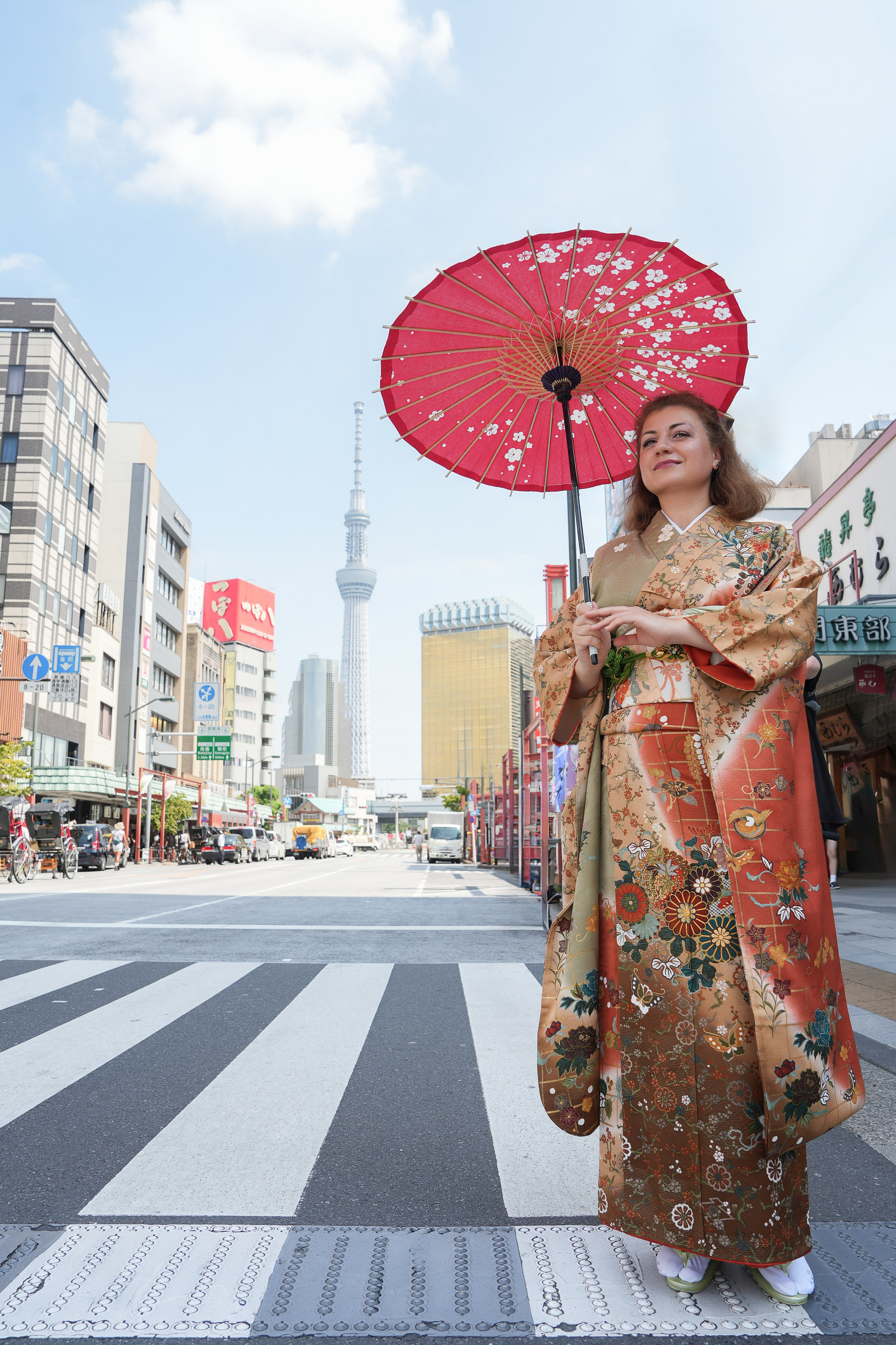 Фотосессия в кимоно у храма Сэнсодзи в Токио. Фотограф в Токио Япония