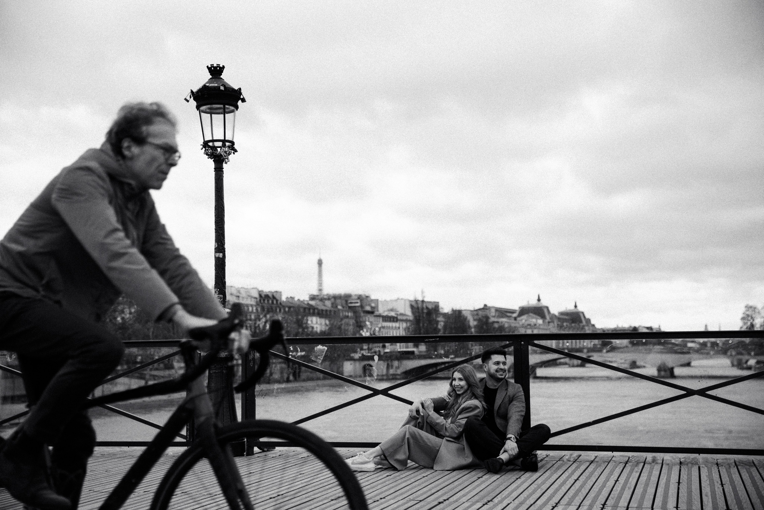Couple Photo Walk in Paris — Romantic Lifestyle Photography. Paris Wedding Photographer