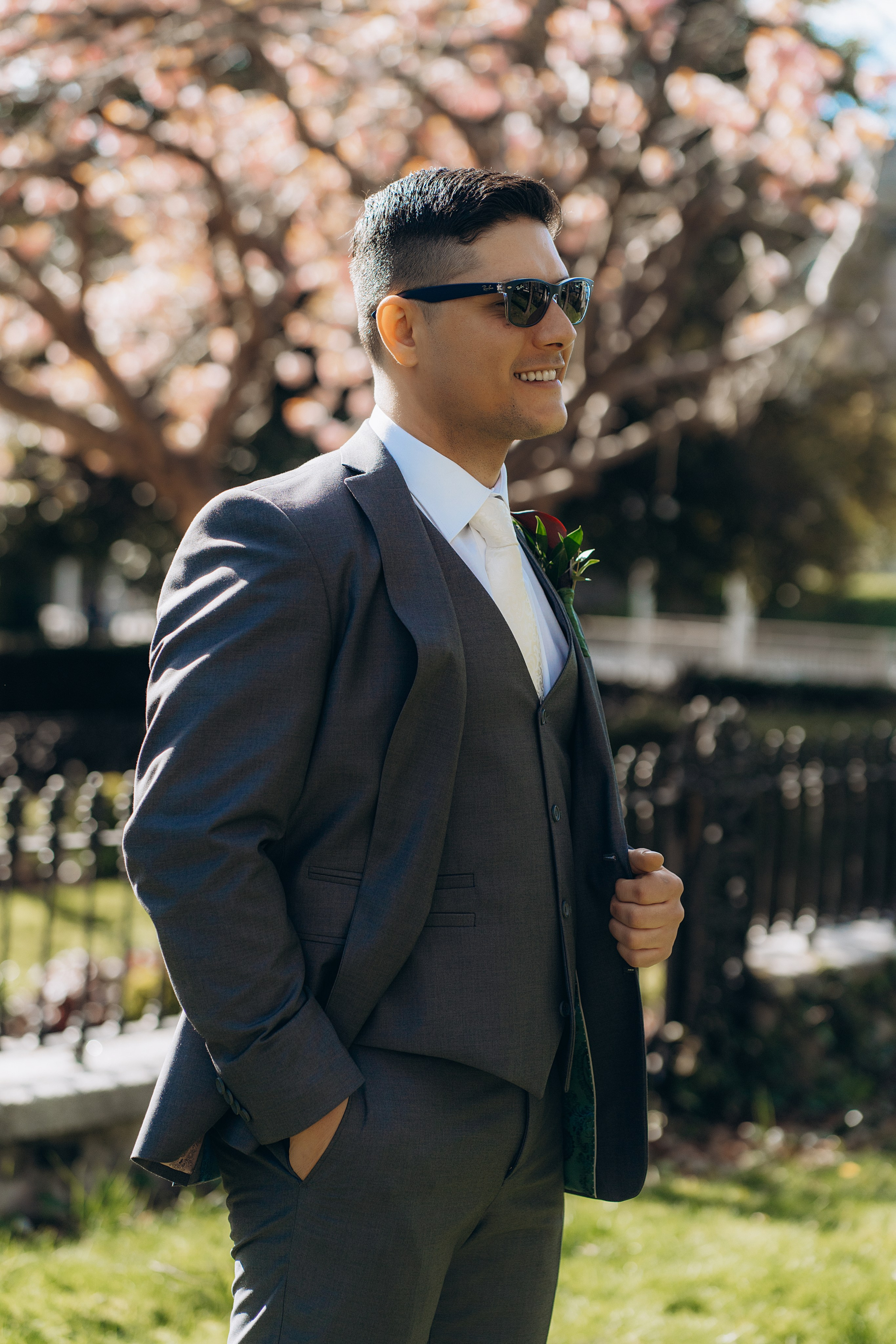 Megan & Oneias. Main