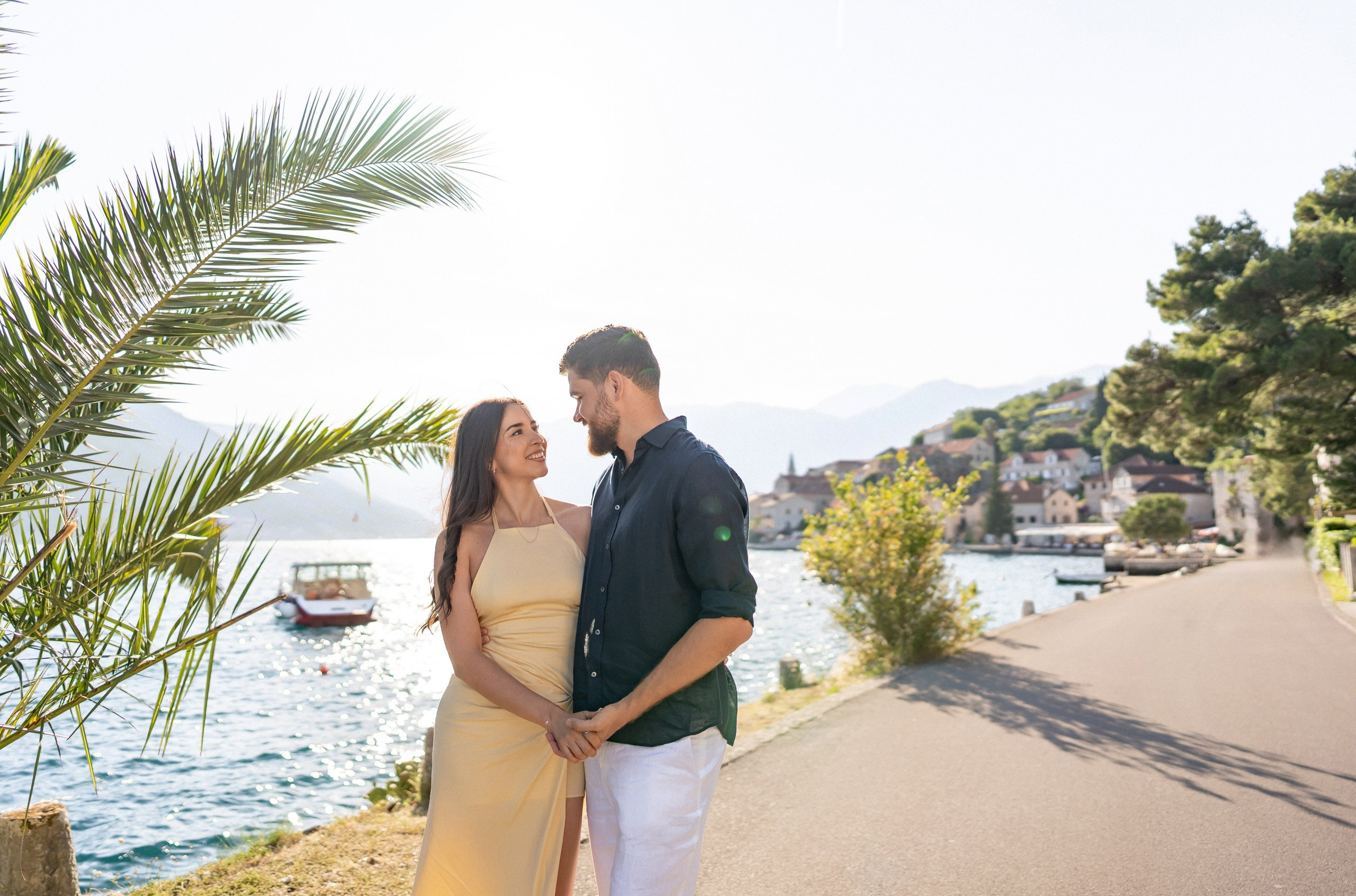 Perast Engagement Photoshoot. Bryllupsfotograf og videograf i Montenegro | Maria & Vasilii