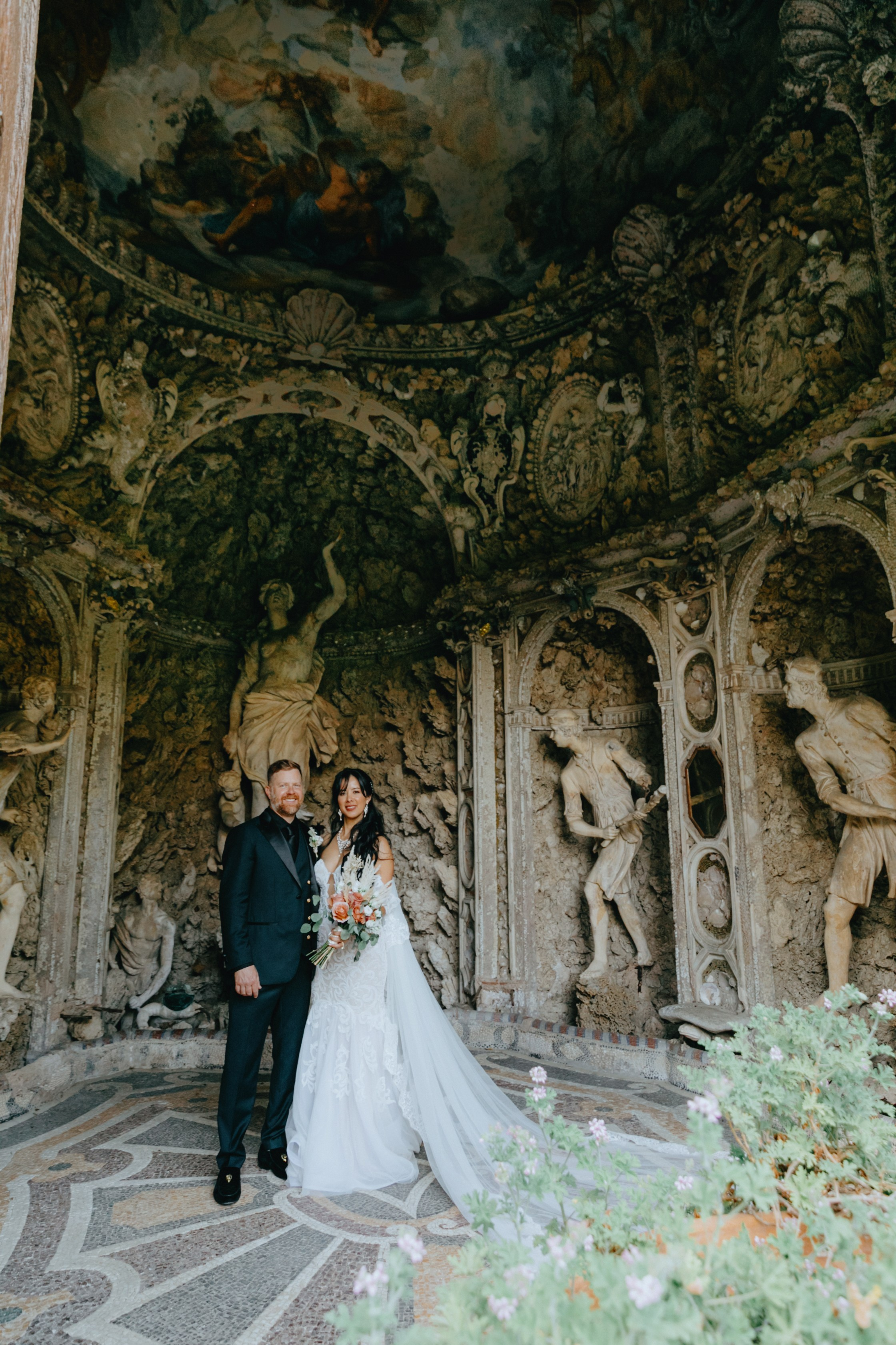 Tuscany Castello di Montegufoni wedding. Iurkovski PHOTOGRAPHY in Europe. Luxury destination weddings and events