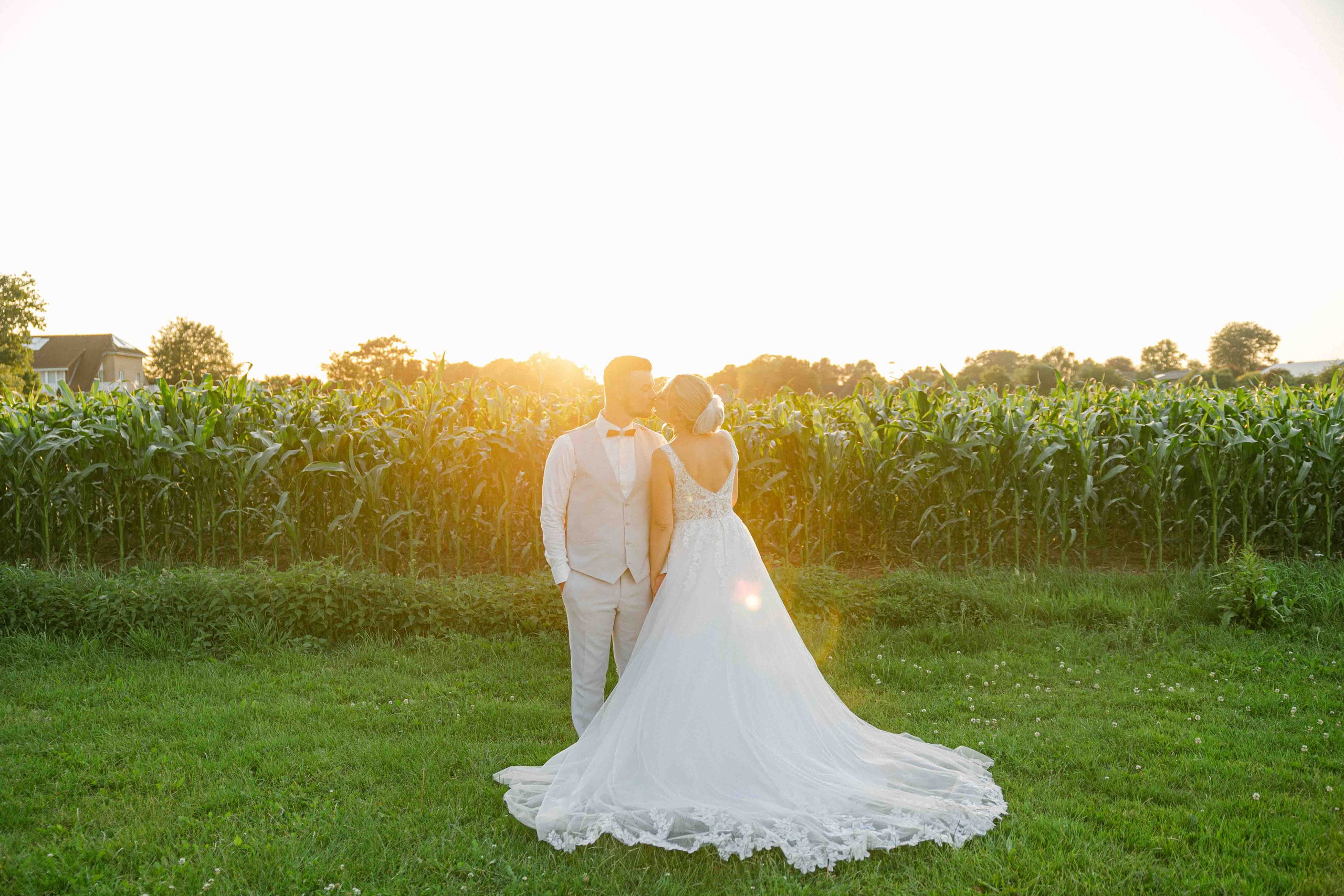 sonnenuntergang fotoshooting bei hochzeit im ak happiness 