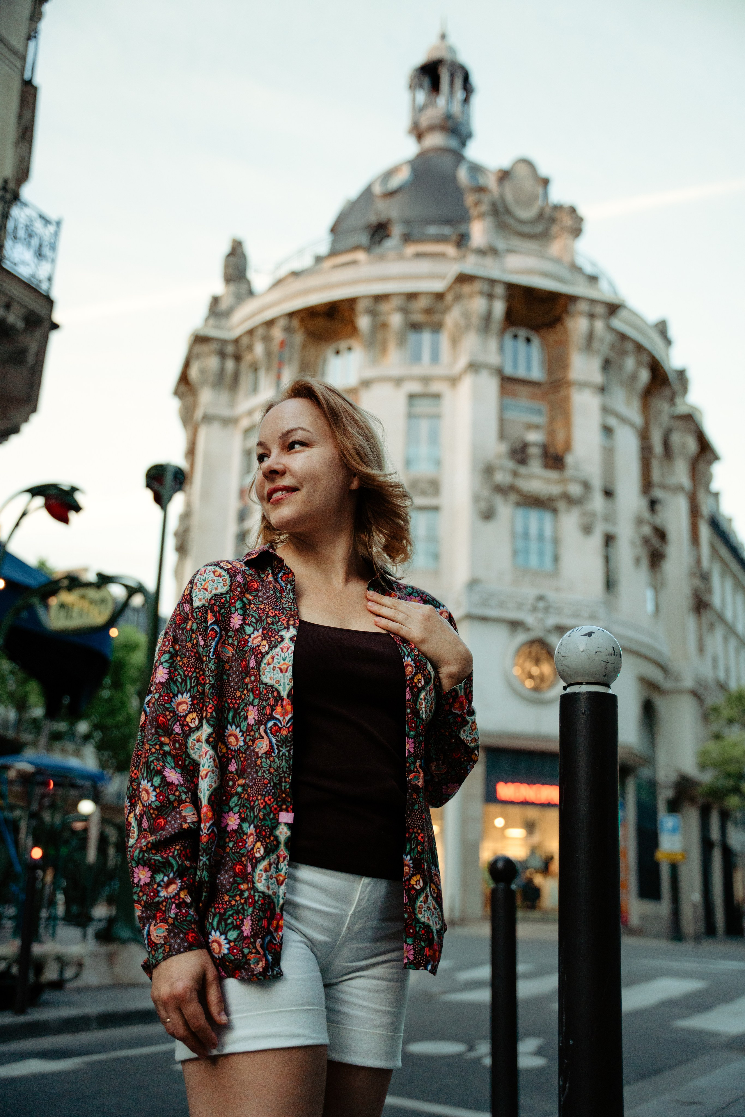 Family walk through the morning Paris. Фотограф в Париже Полина Осипова