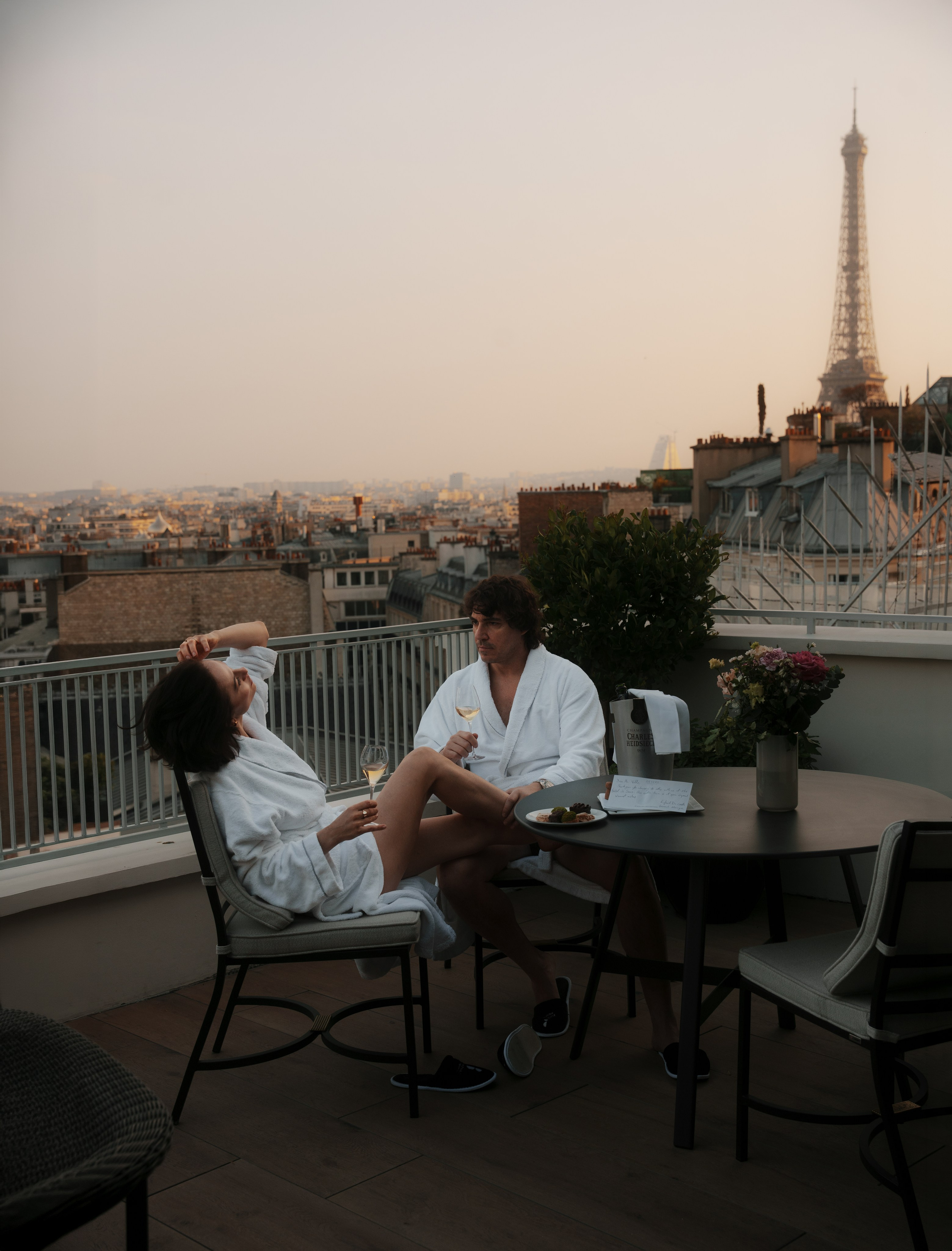 Ekaterina & Emanuele at Hôtel de Sers. Paris photographer — Polina Osipova