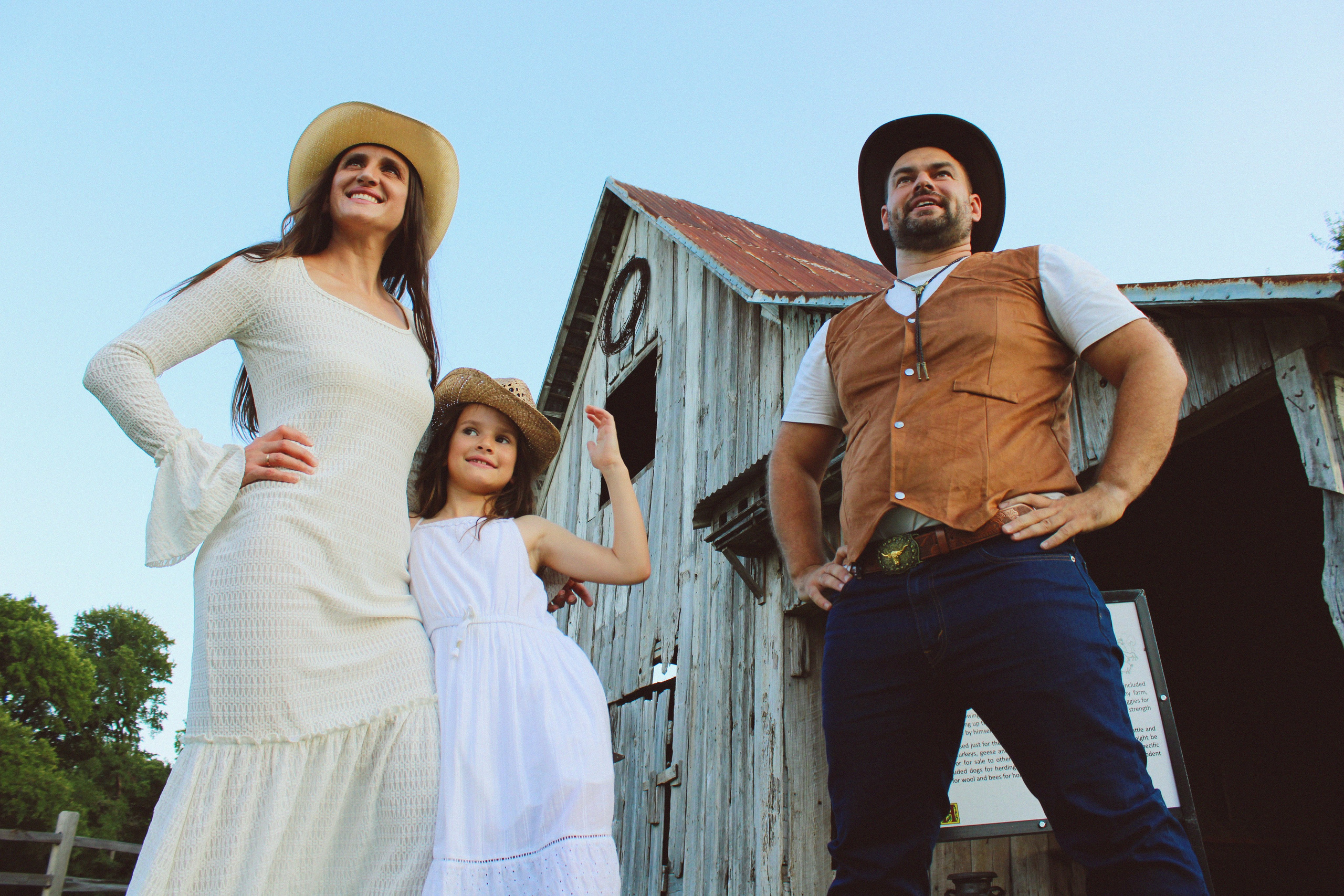 Texas Countryside Family Photoshoot in Cowboy Style. Lana Petrychenko — Portrait & Family Photographer. Valencia, Spain