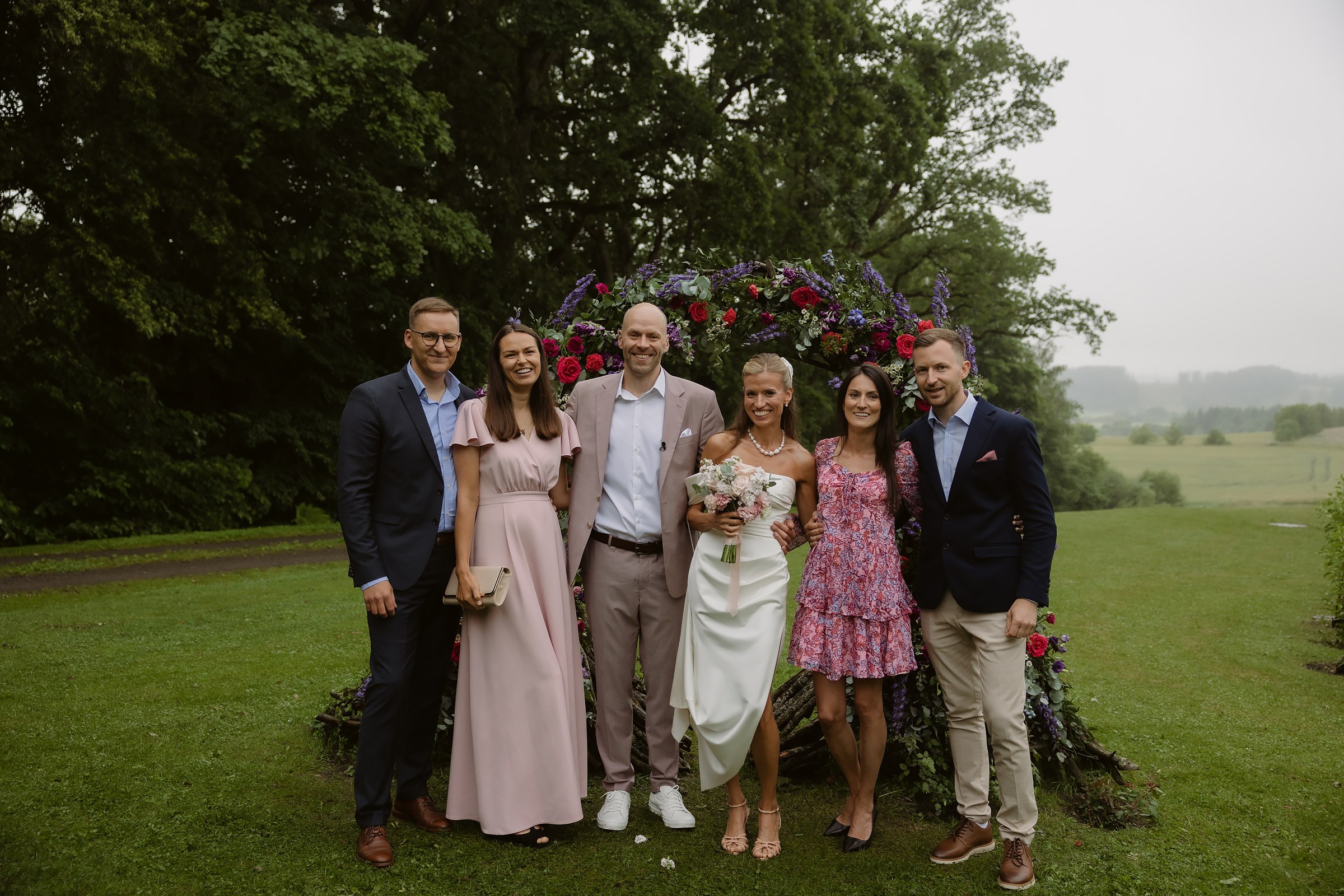 Justė ir Henrikas | Lietingos jaukios vestuvės Palangoje. Vestuvių ir šeimų fotografė Lena Bondarenko / belove photo