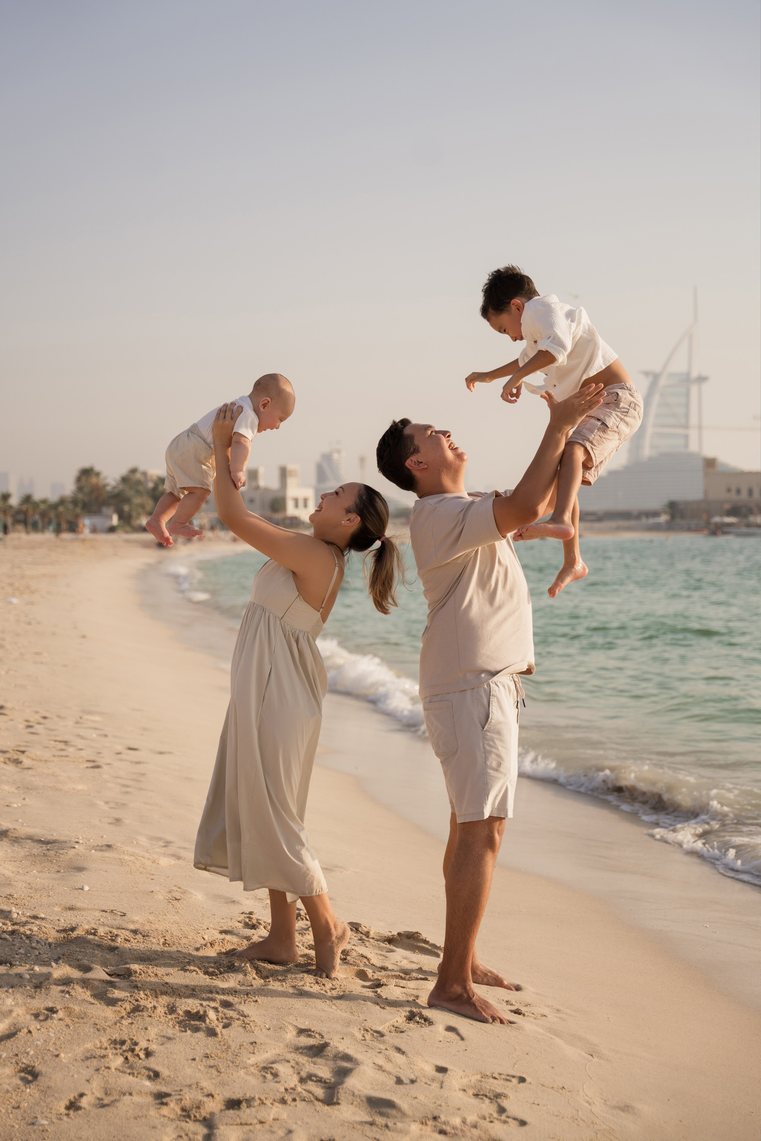 Waves and sun. Angela Iakovleva — Family Photographer in Dubai