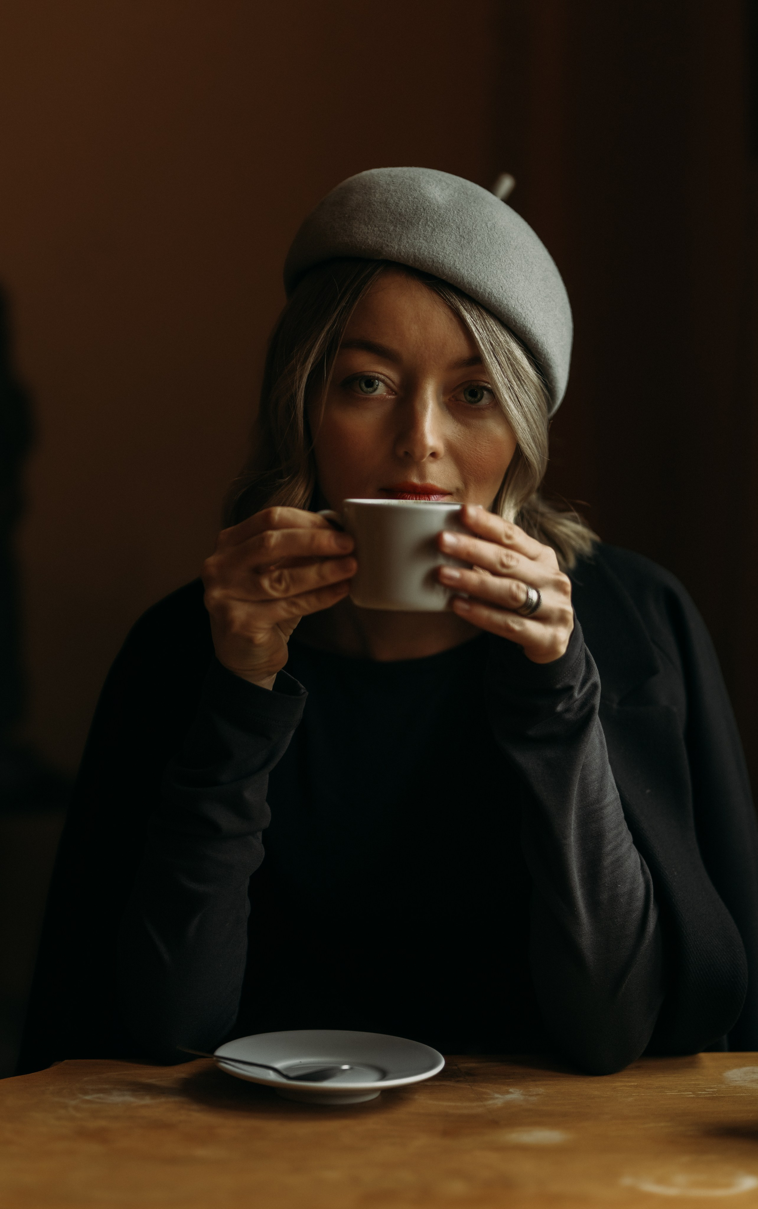 Woman phoshoot. Wedding and potrait photographer in Helsinki Vickan O