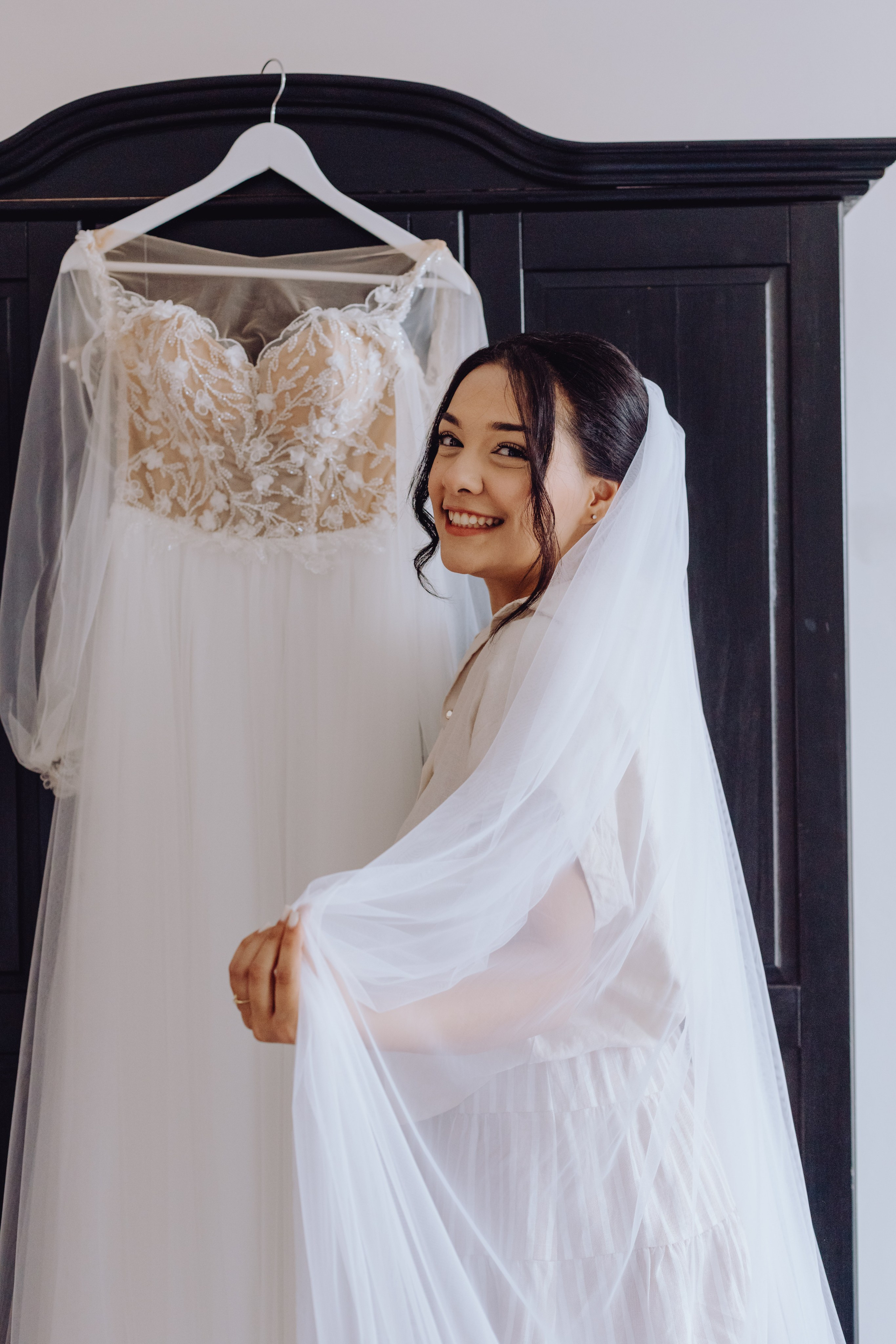 Moise & Delia. Wedding & couple photographer from Romania Rut Vetan